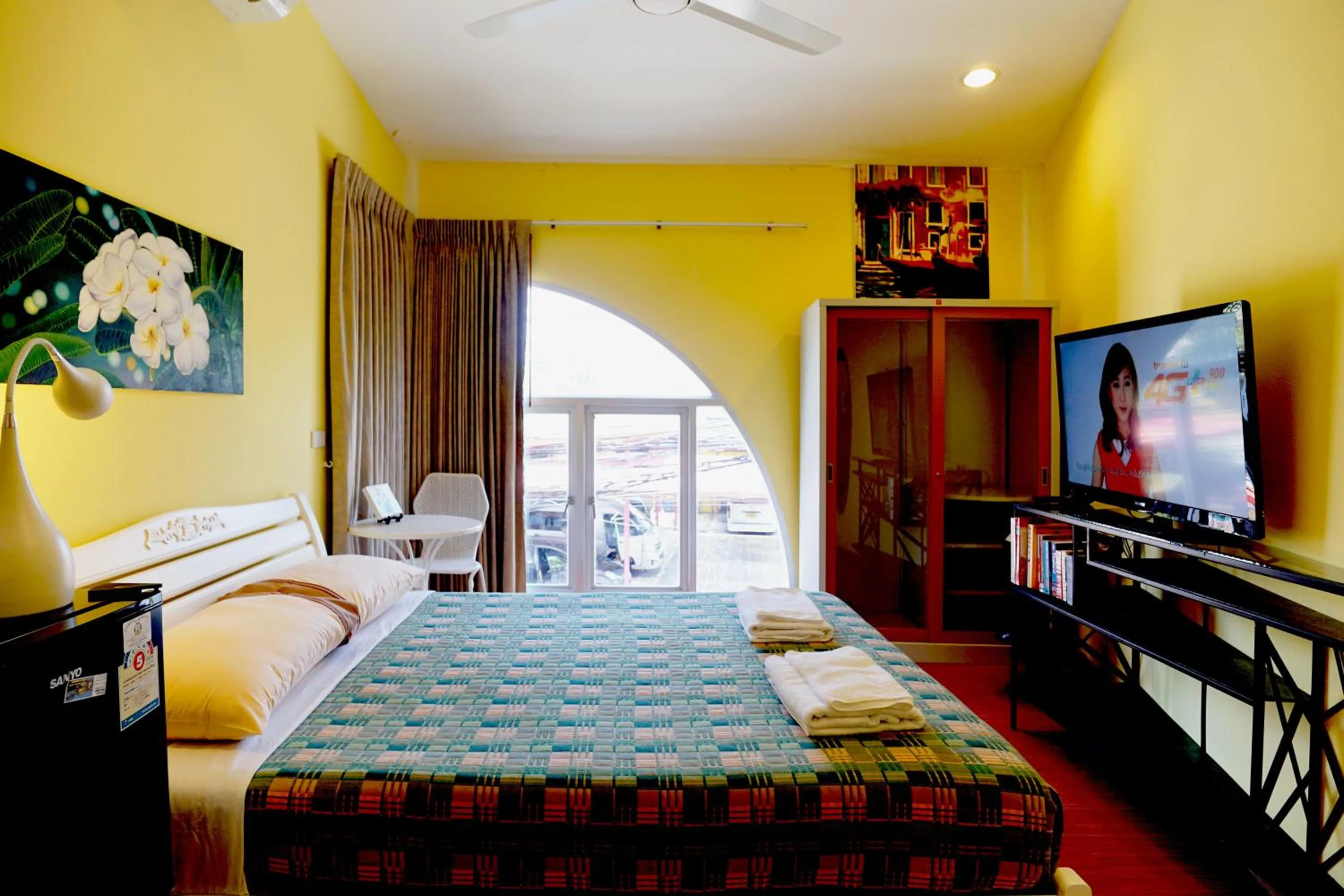 Bed in Phuket Paradiso