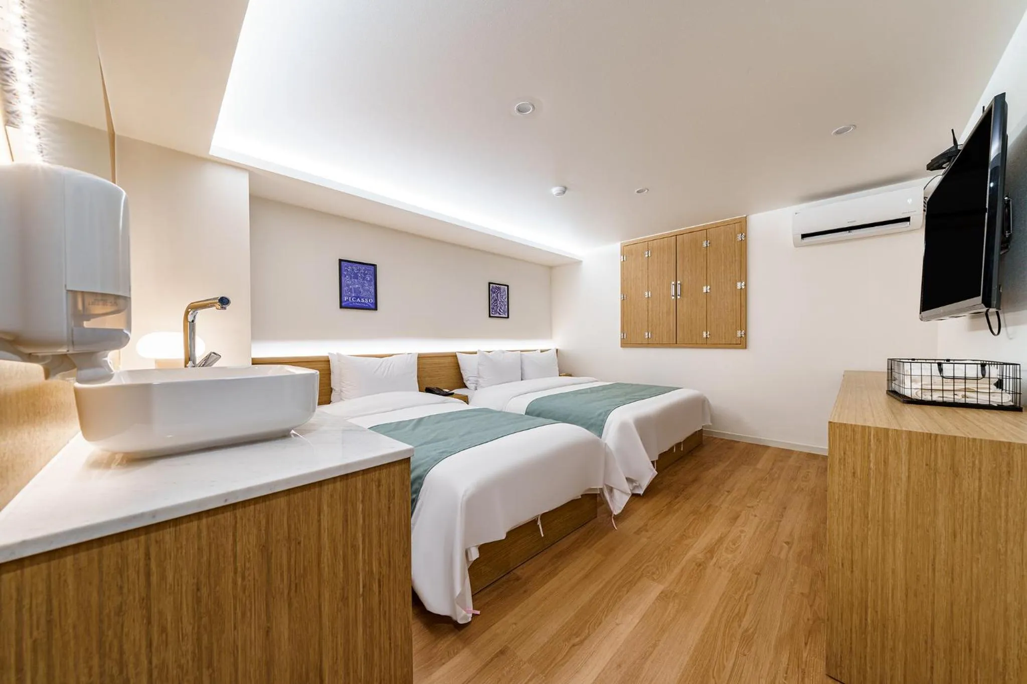 Bed in 25hours Hotel