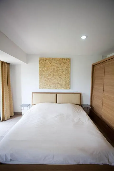 Bed in Galare Thong Tower