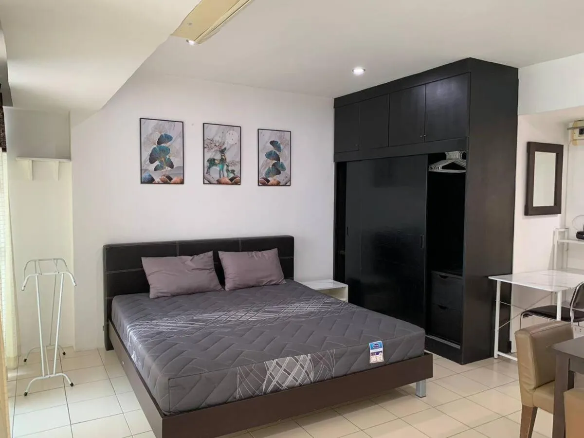 Bed in Galare Thong Tower