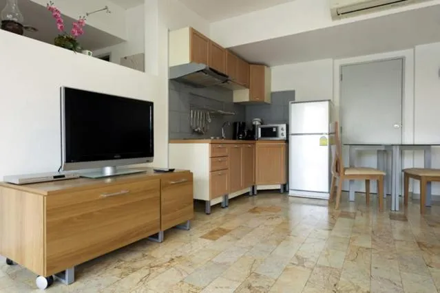 Kitchen or kitchenette in Galare Thong Tower