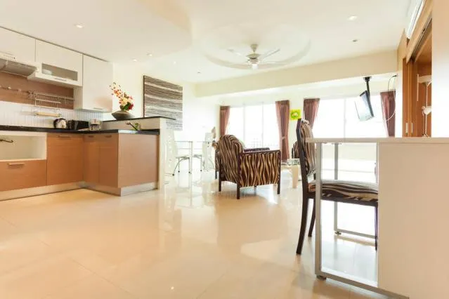 Day in Galare Thong Tower