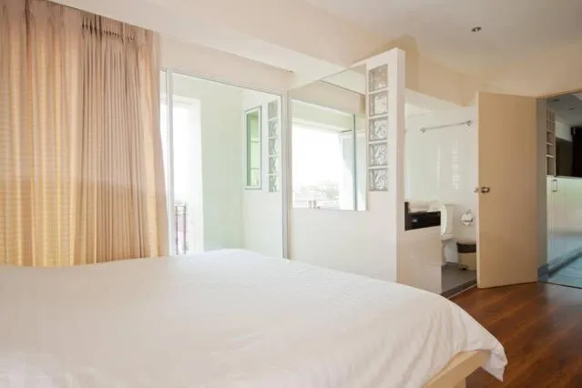 Photo of the whole room, Bed in Galare Thong Tower
