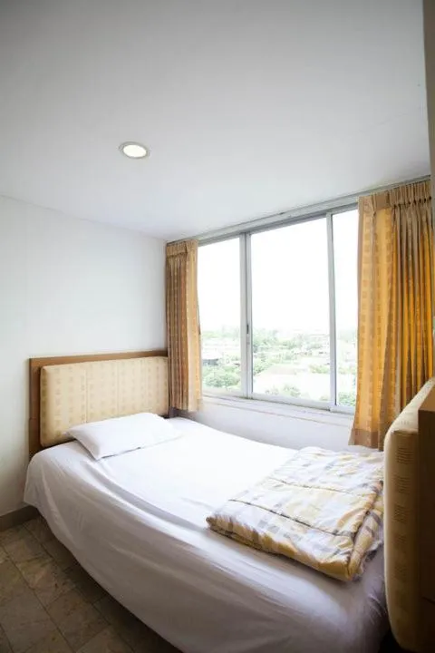 Bed in Galare Thong Tower