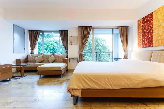 Photo of the whole room, Bed in Galare Thong Tower