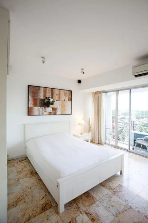 Bed in Galare Thong Tower