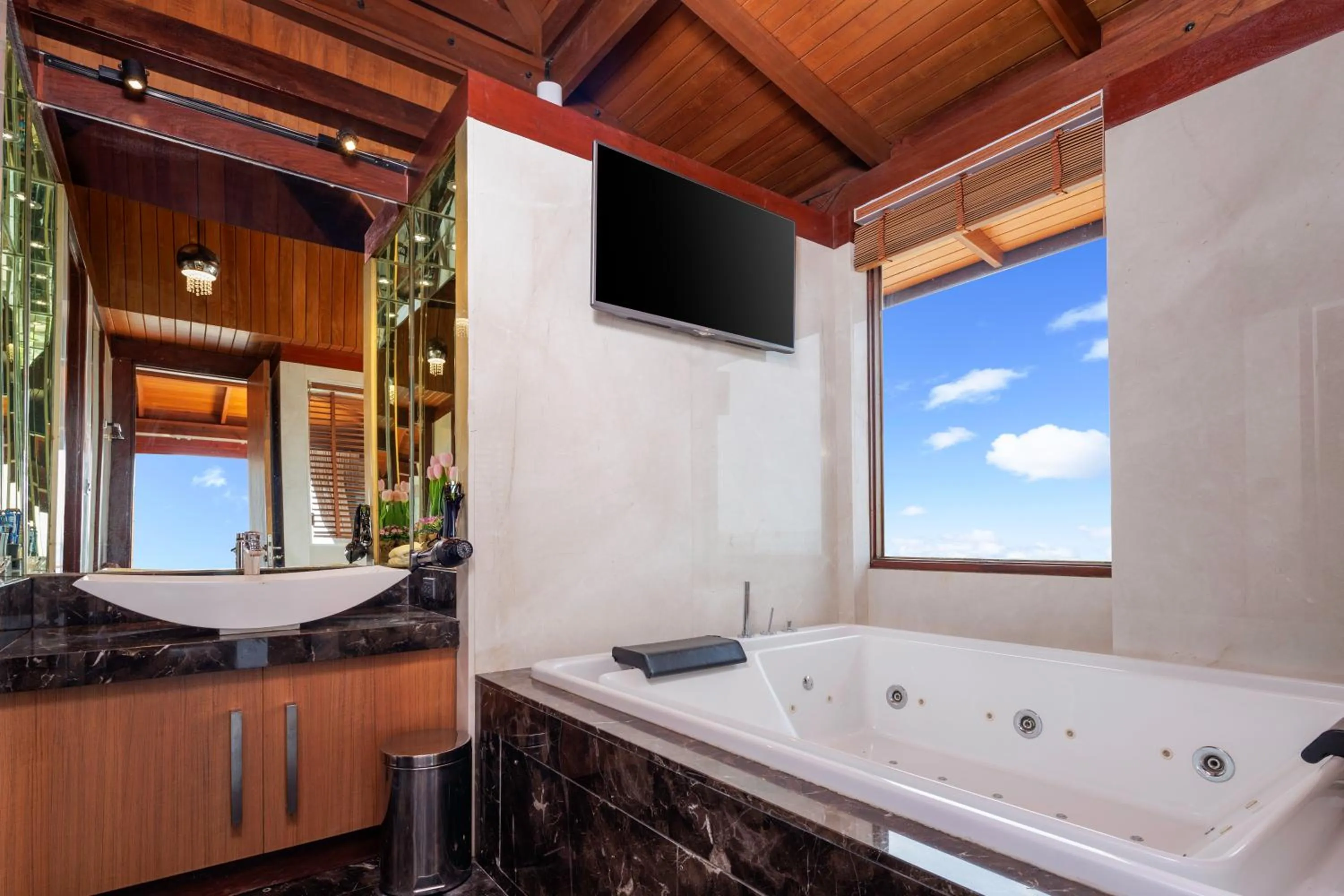 Bathroom in Luxury 4 pool Seaview 6 bedroom Villa on Surin Hill
