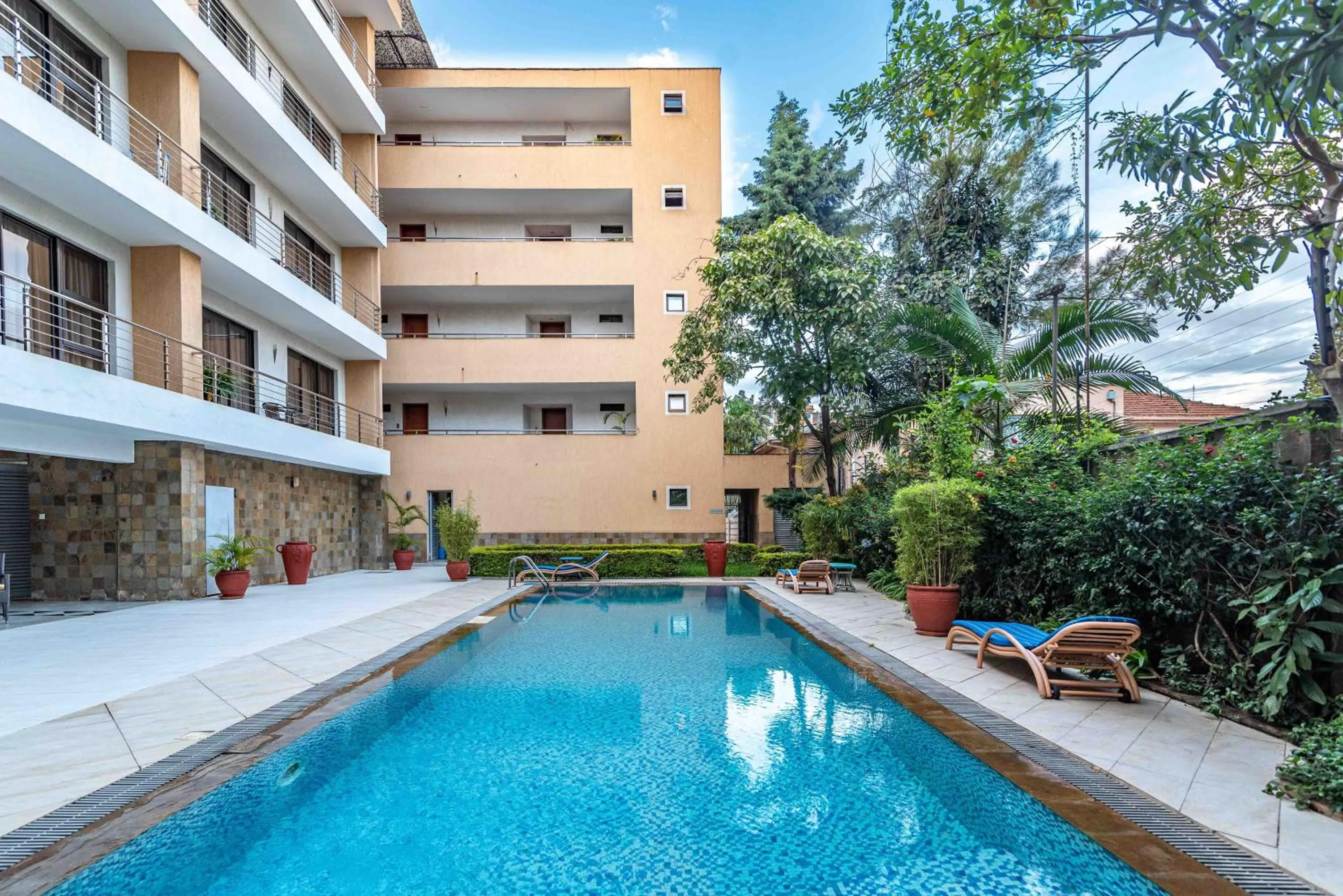 Swimming pool in Lenana Suites