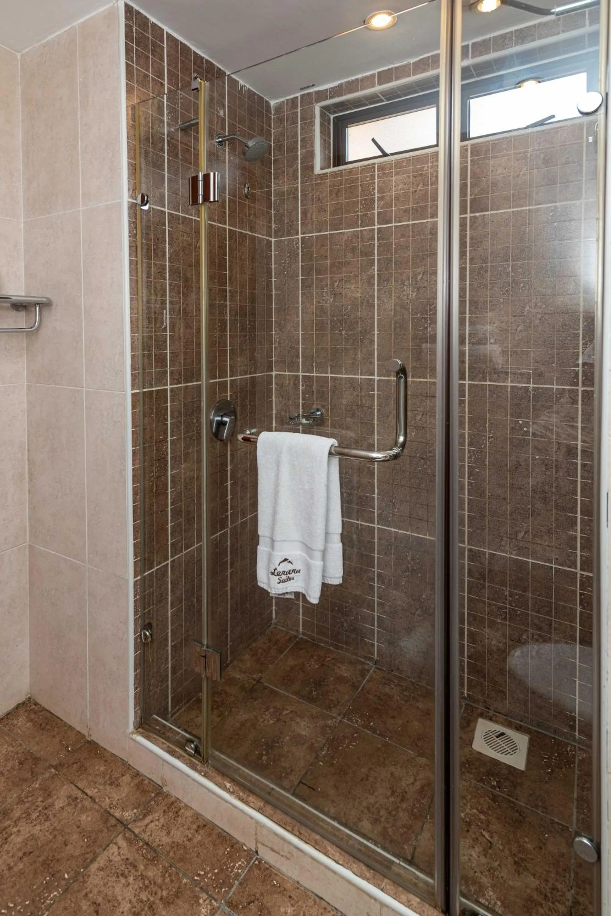 Bathroom in Lenana Suites