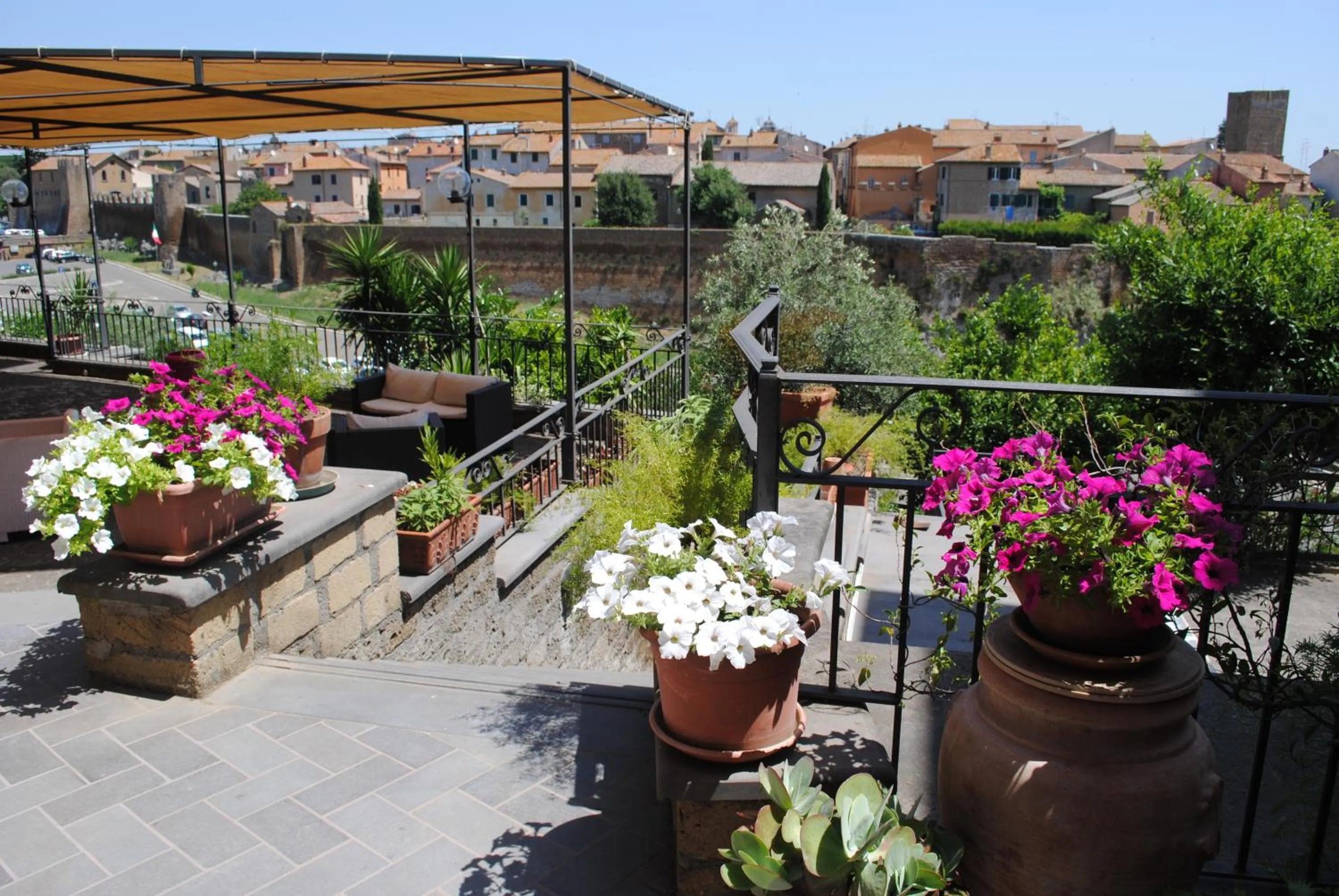 Patio in Hotel Tuscania Panoramico