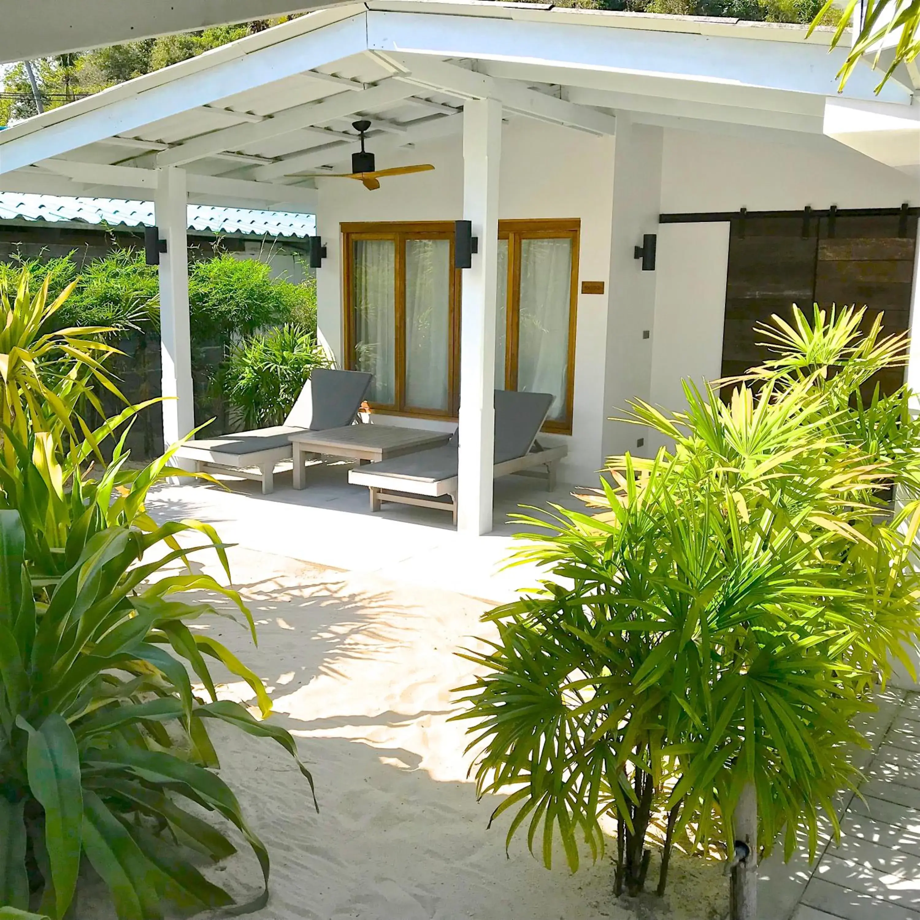 Bungalow with Garden View in The Cove Bungalow with Garden View in The Cove