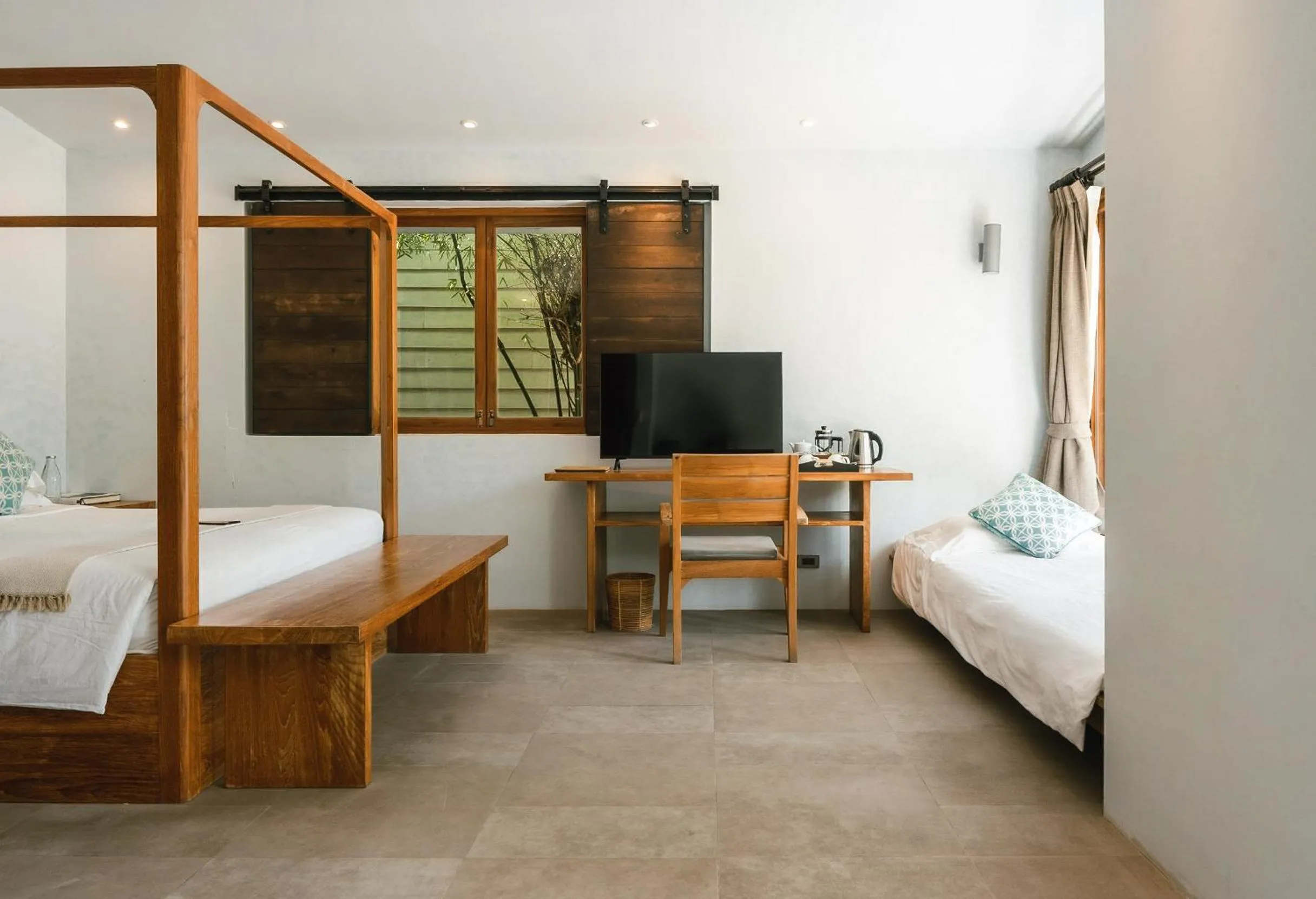 TV and multimedia, Bed in The Cove