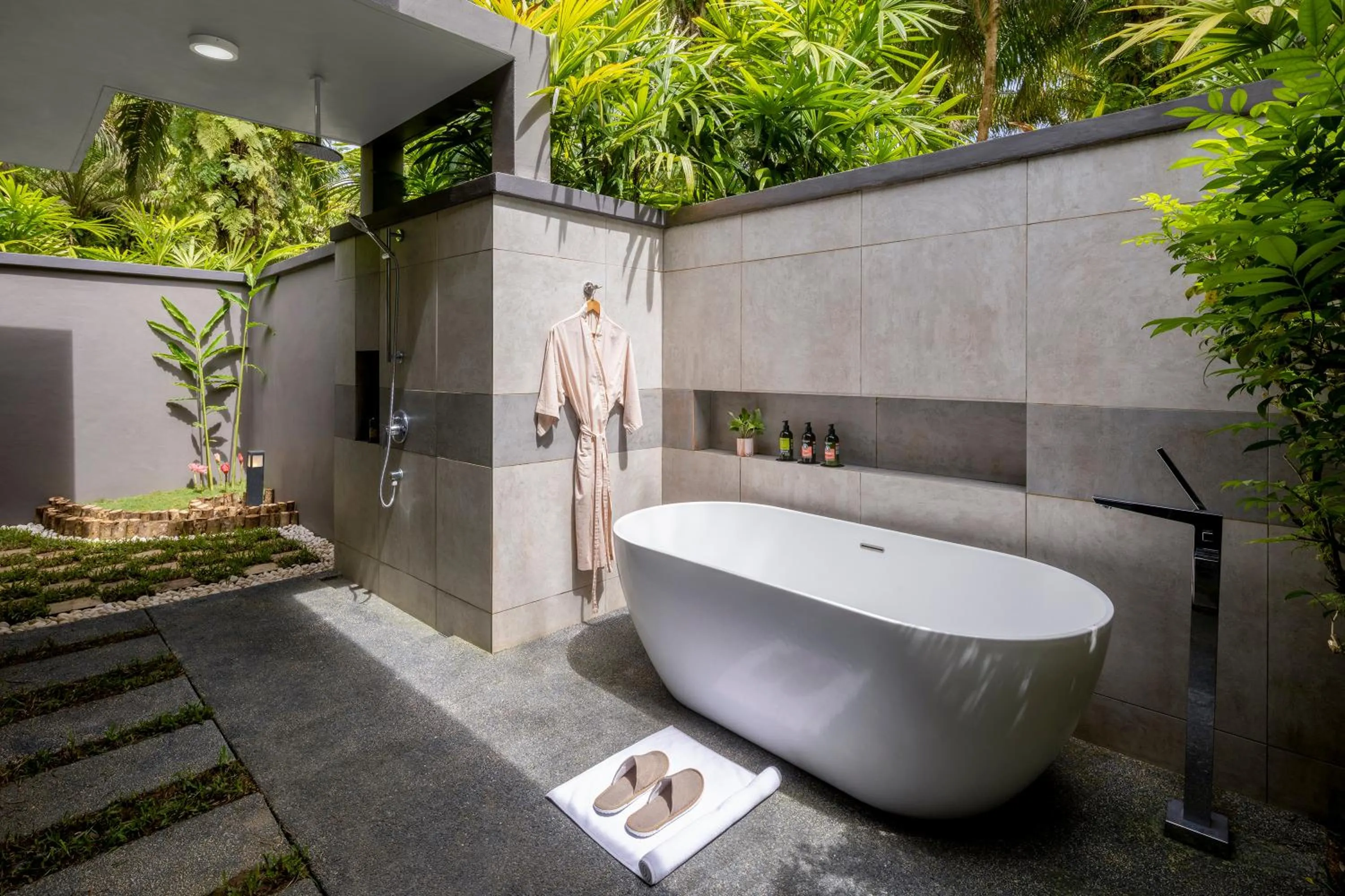 Shower in Mangala Estate Boutique Resort - Small Luxury Hotels of the World