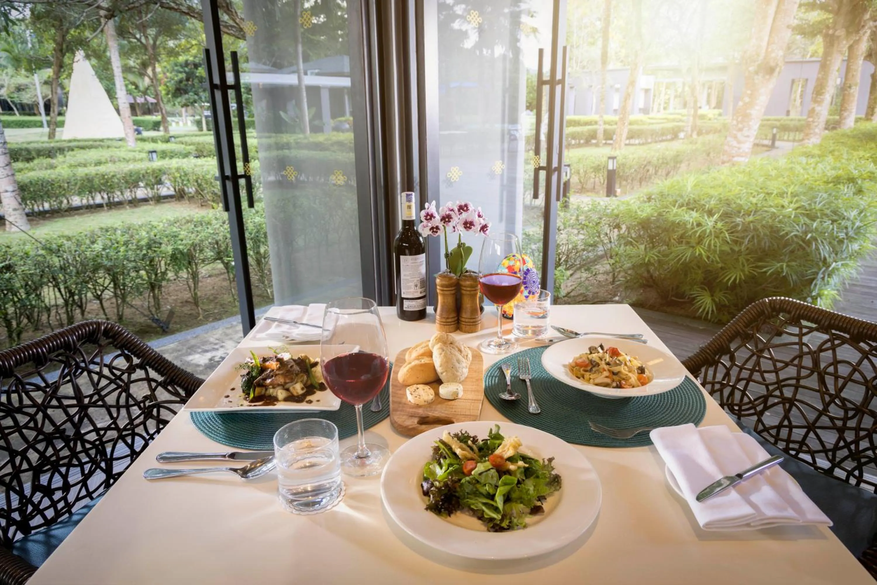 Restaurant/places to eat in Mangala Estate Boutique Resort - Small Luxury Hotels of the World