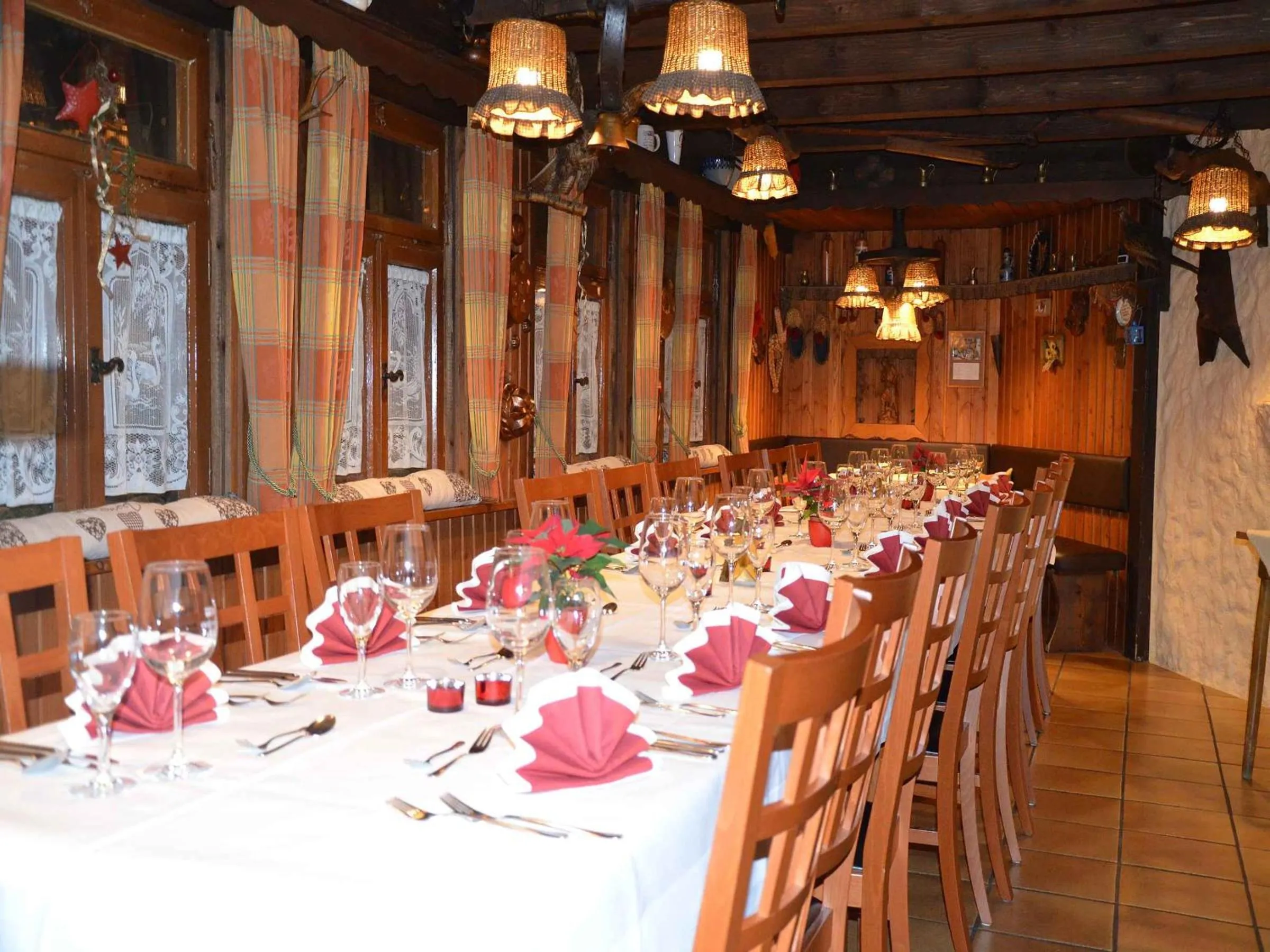 Restaurant/places to eat in Hotel Schützen