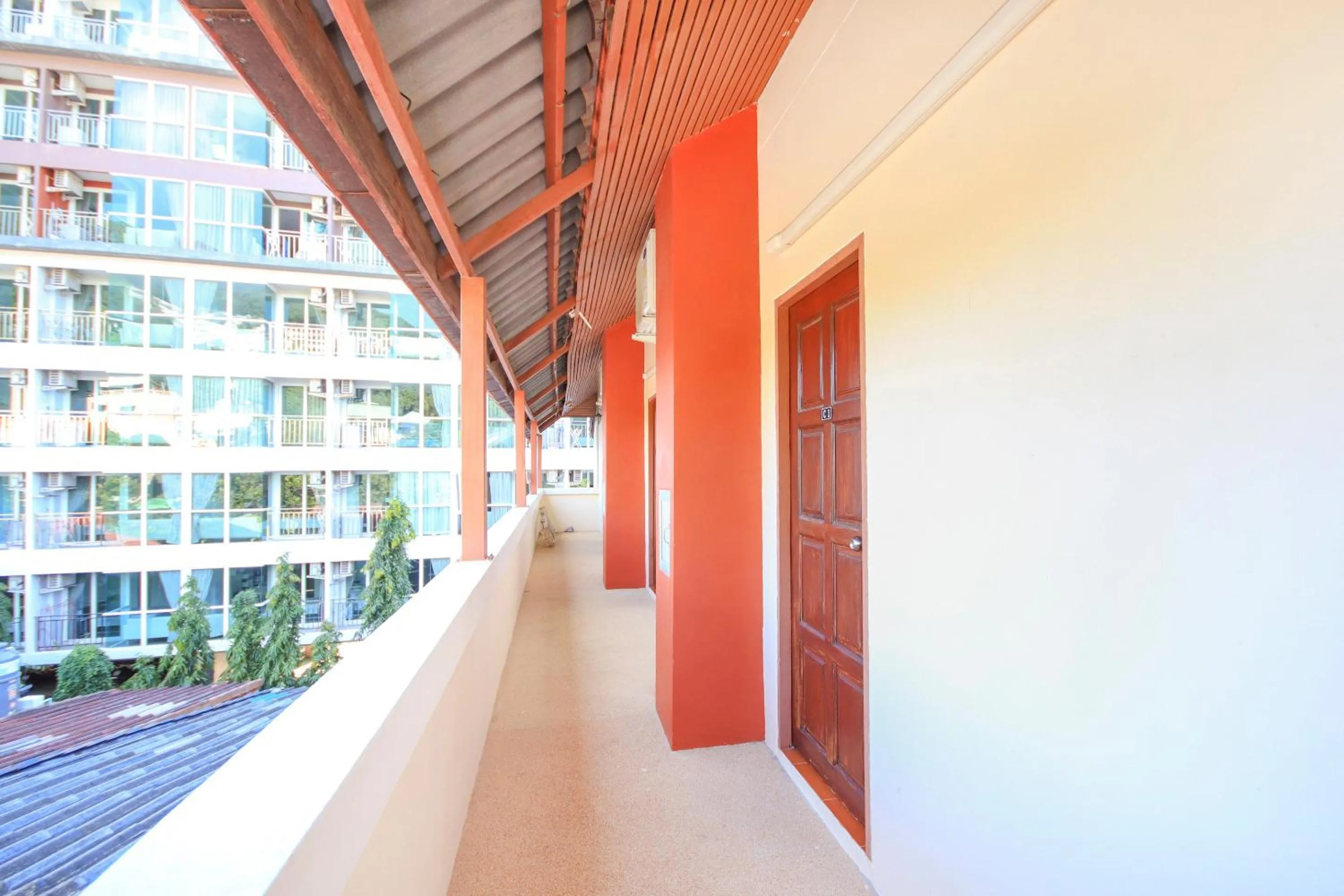 Balcony/Terrace in Ban Elephant Blanc Apartment