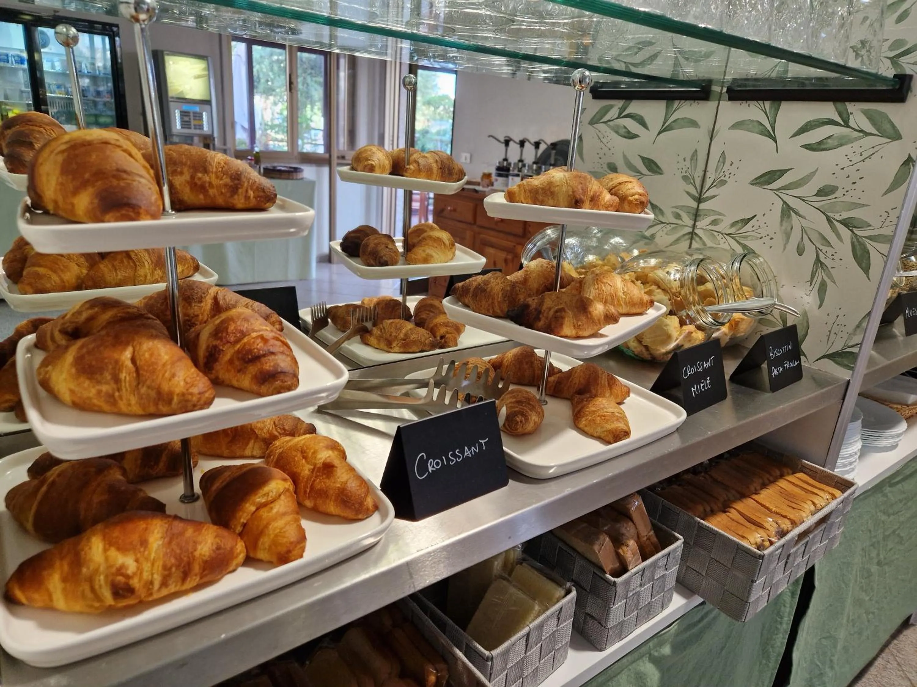 Breakfast in Hotel Mistral