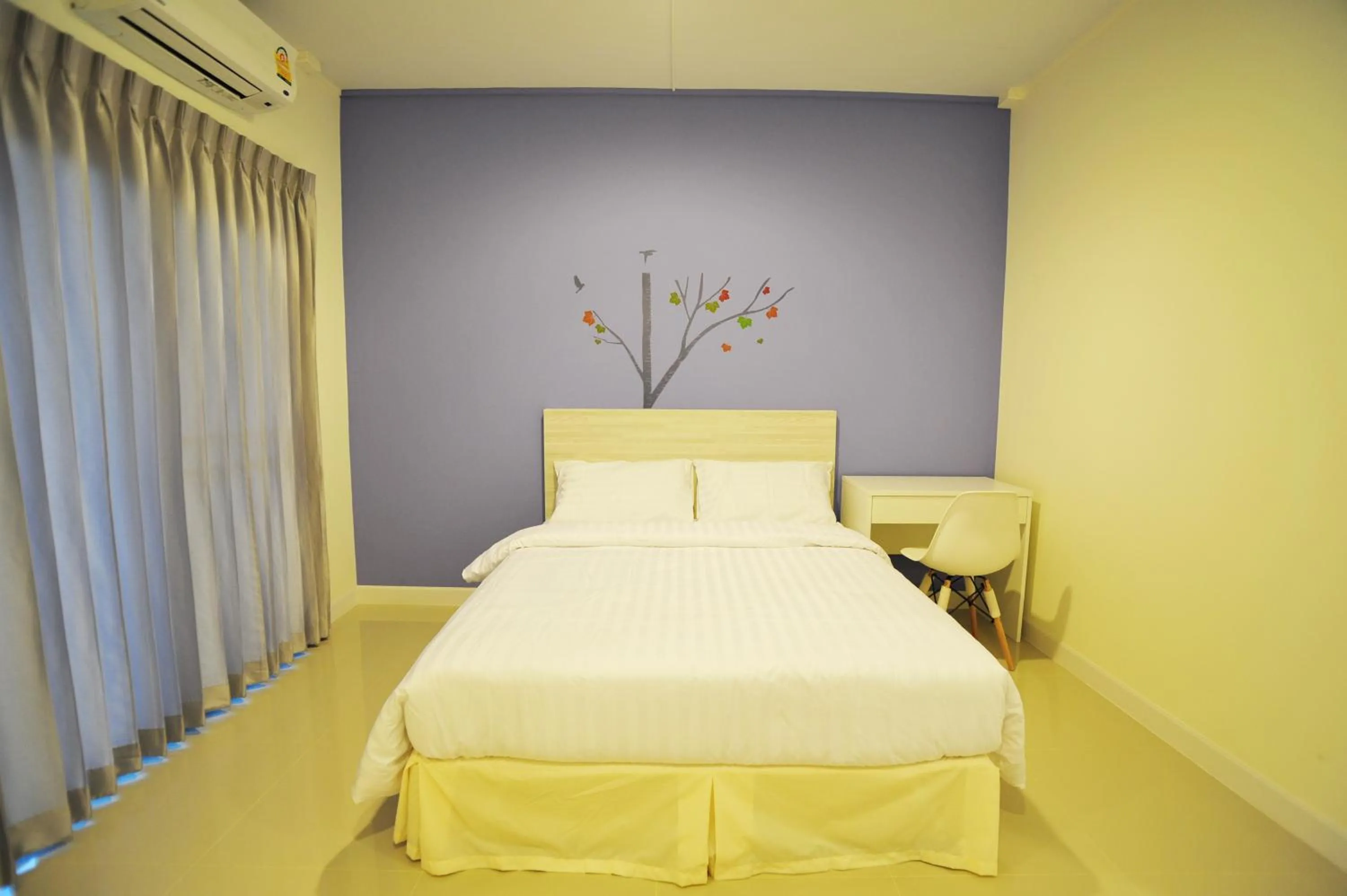 Bed in The Garden Living