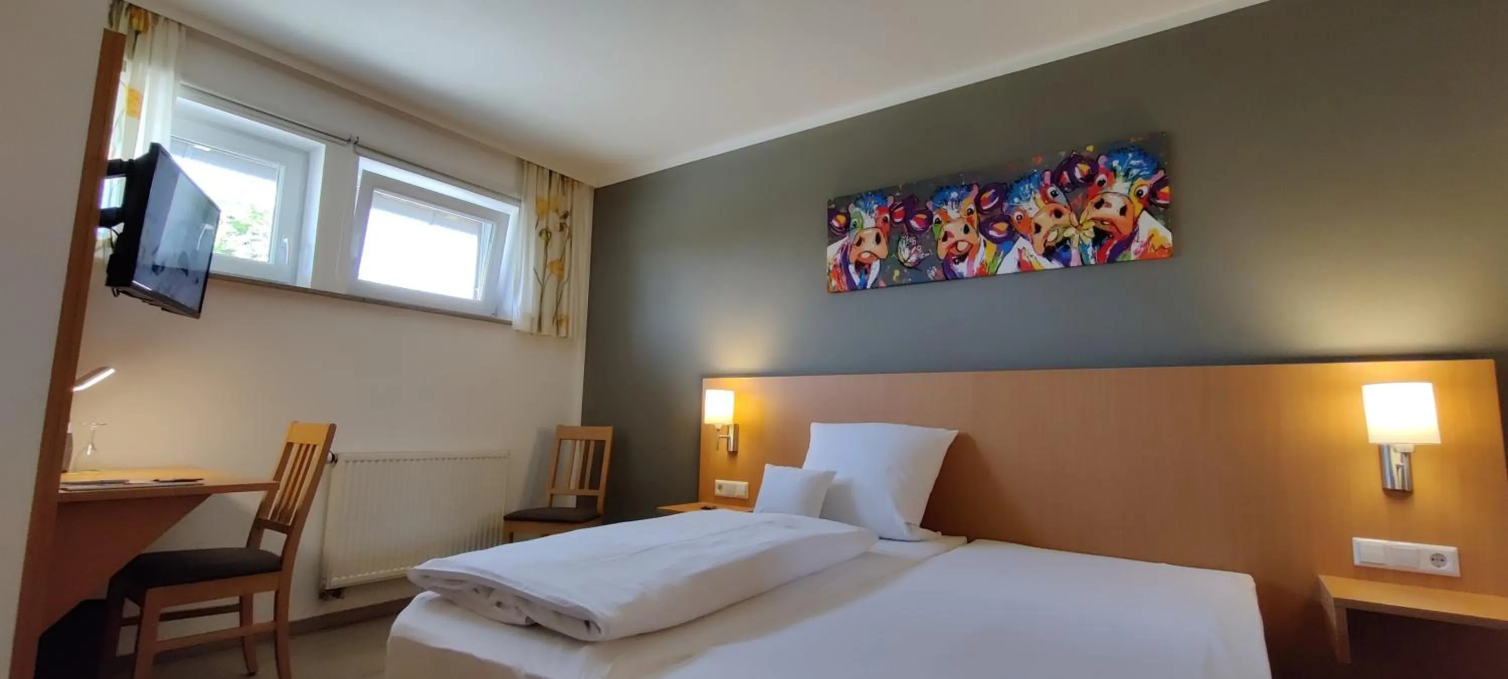 Photo of the whole room, Bed in Brigel-Hof