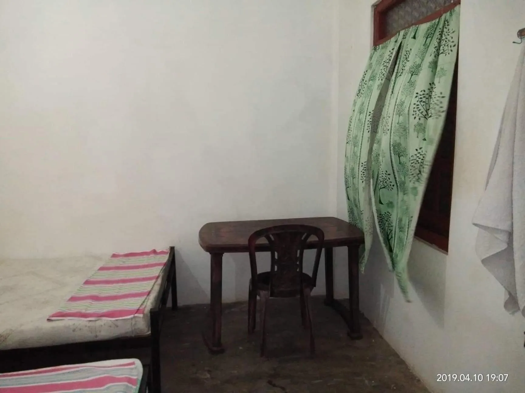 Bed in Thirumalai Park