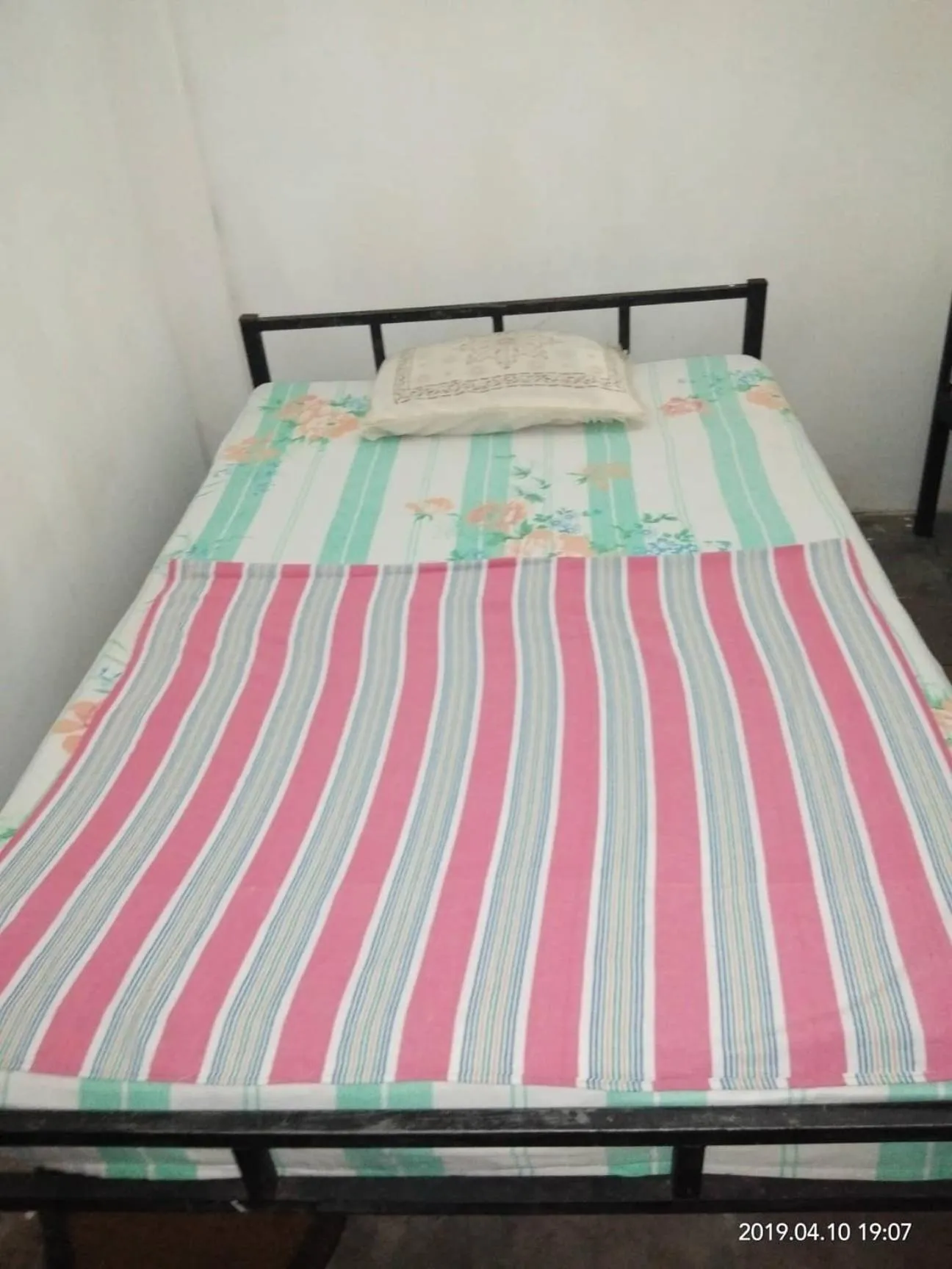 Bed in Thirumalai Park