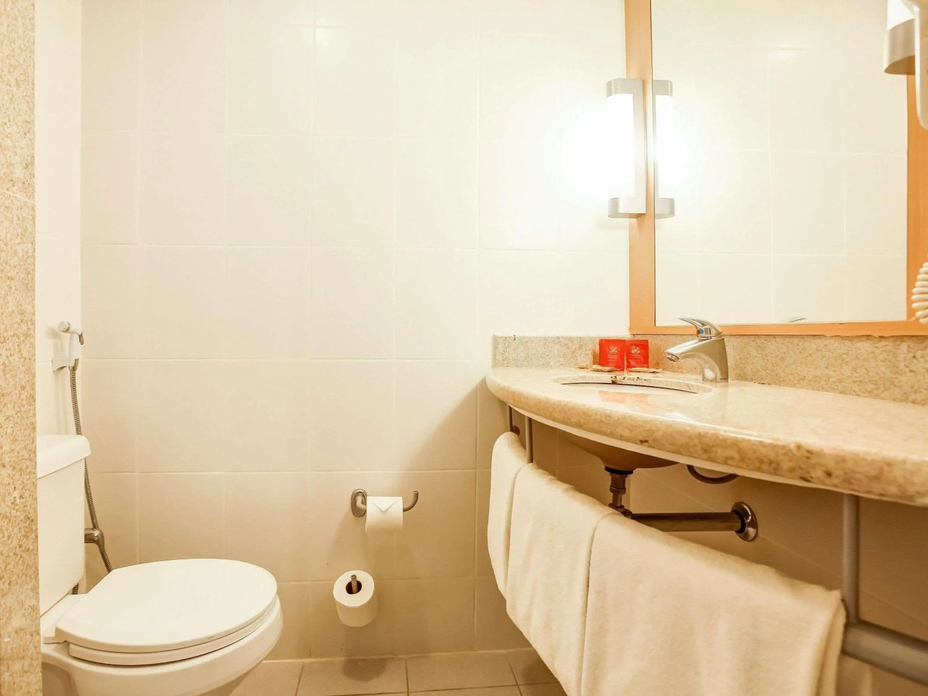 Bedroom in ibis Copacabana Posto 2