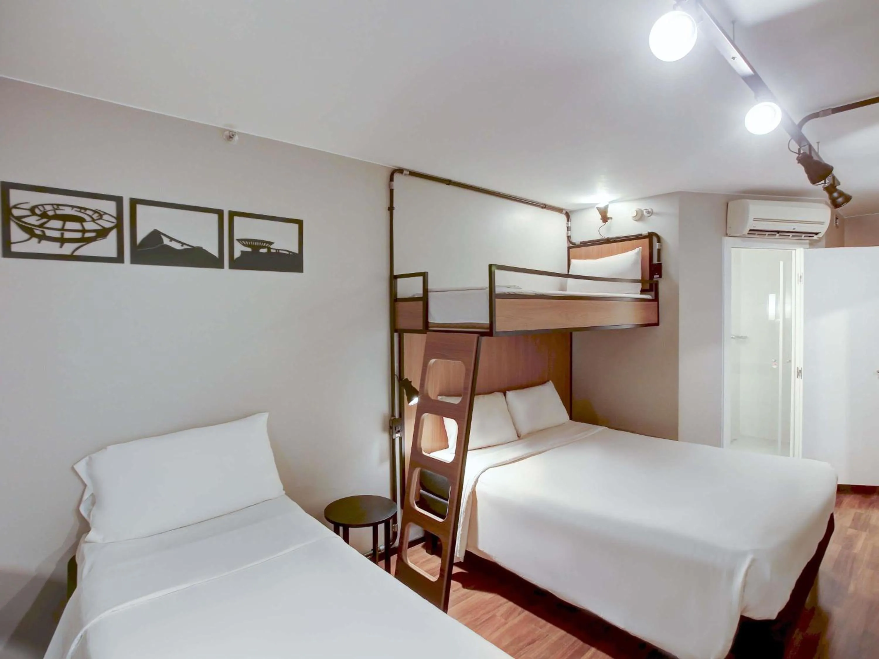 Bedroom, Bed in ibis Copacabana Posto 2