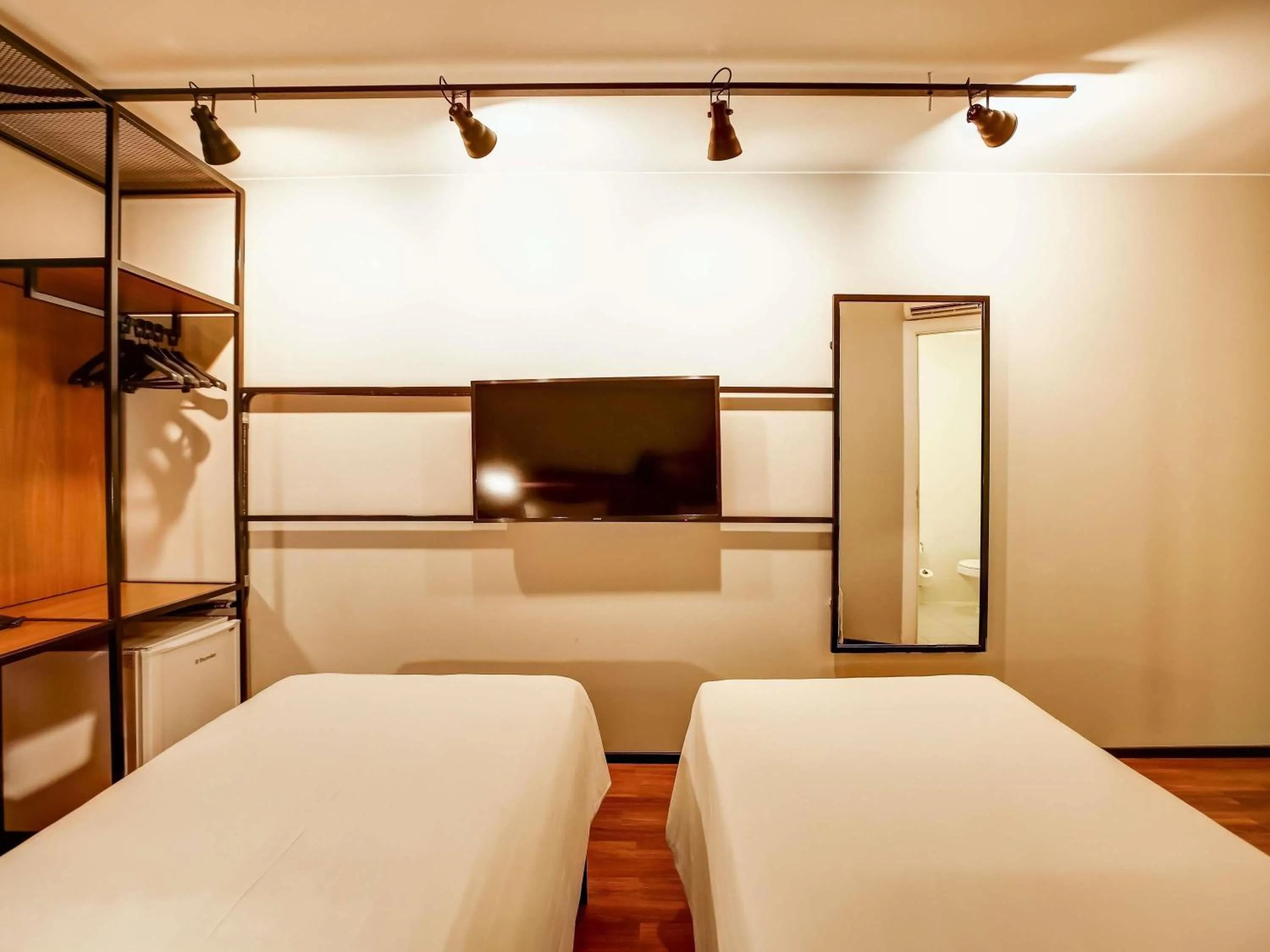 Bedroom, Bed in ibis Copacabana Posto 2