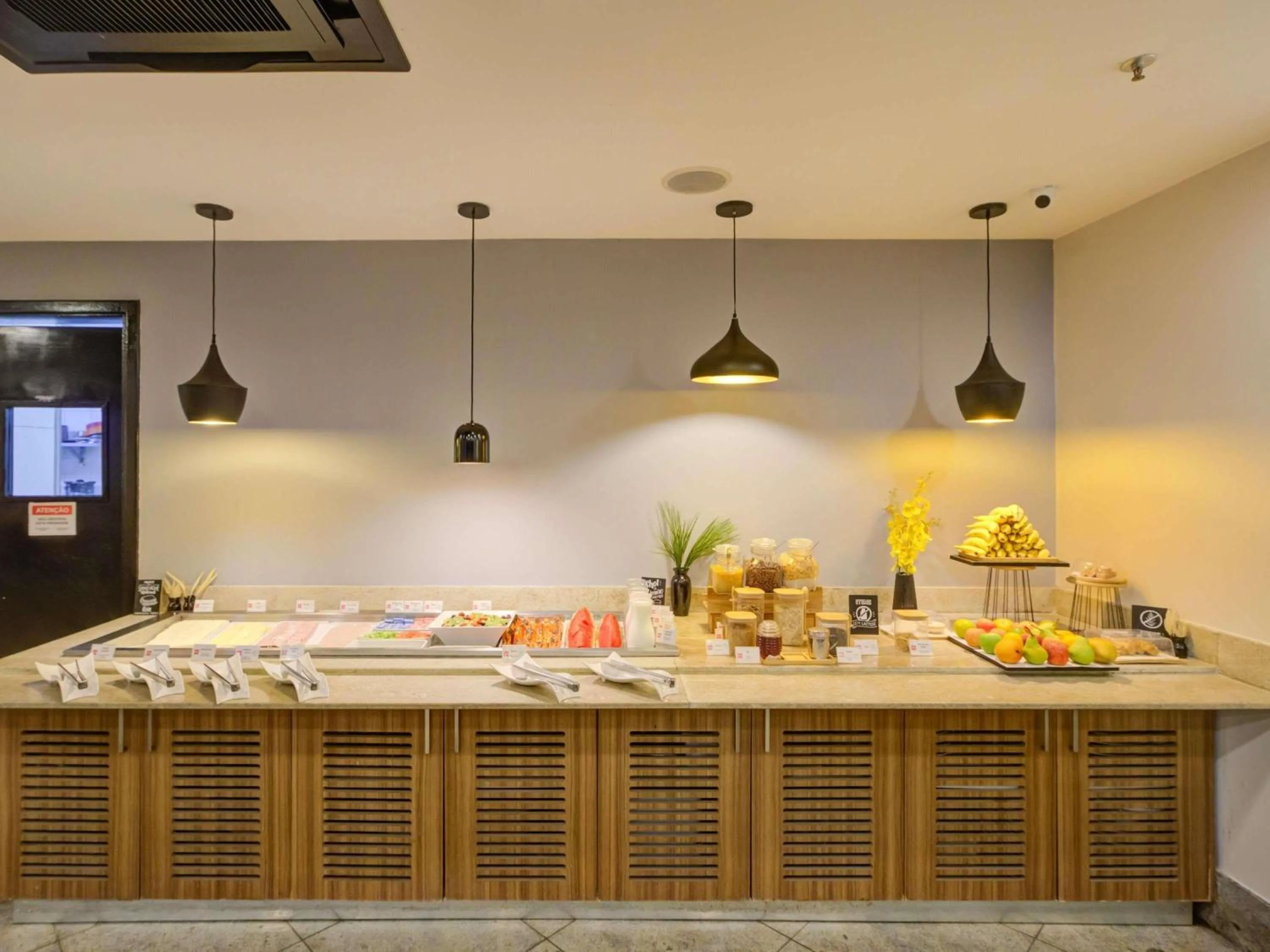 Breakfast in ibis Copacabana Posto 2