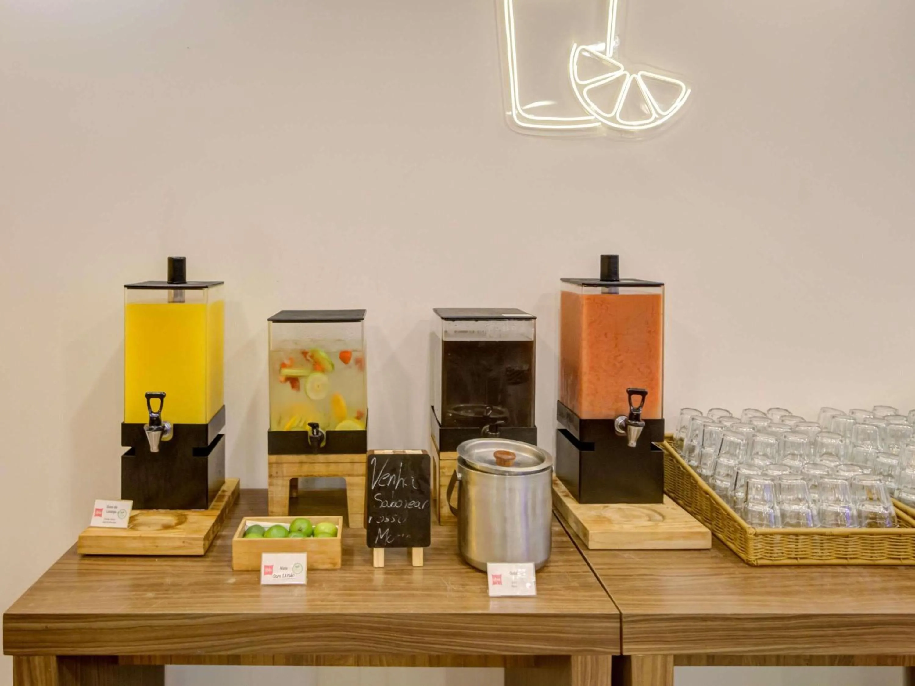 Breakfast in ibis Copacabana Posto 2