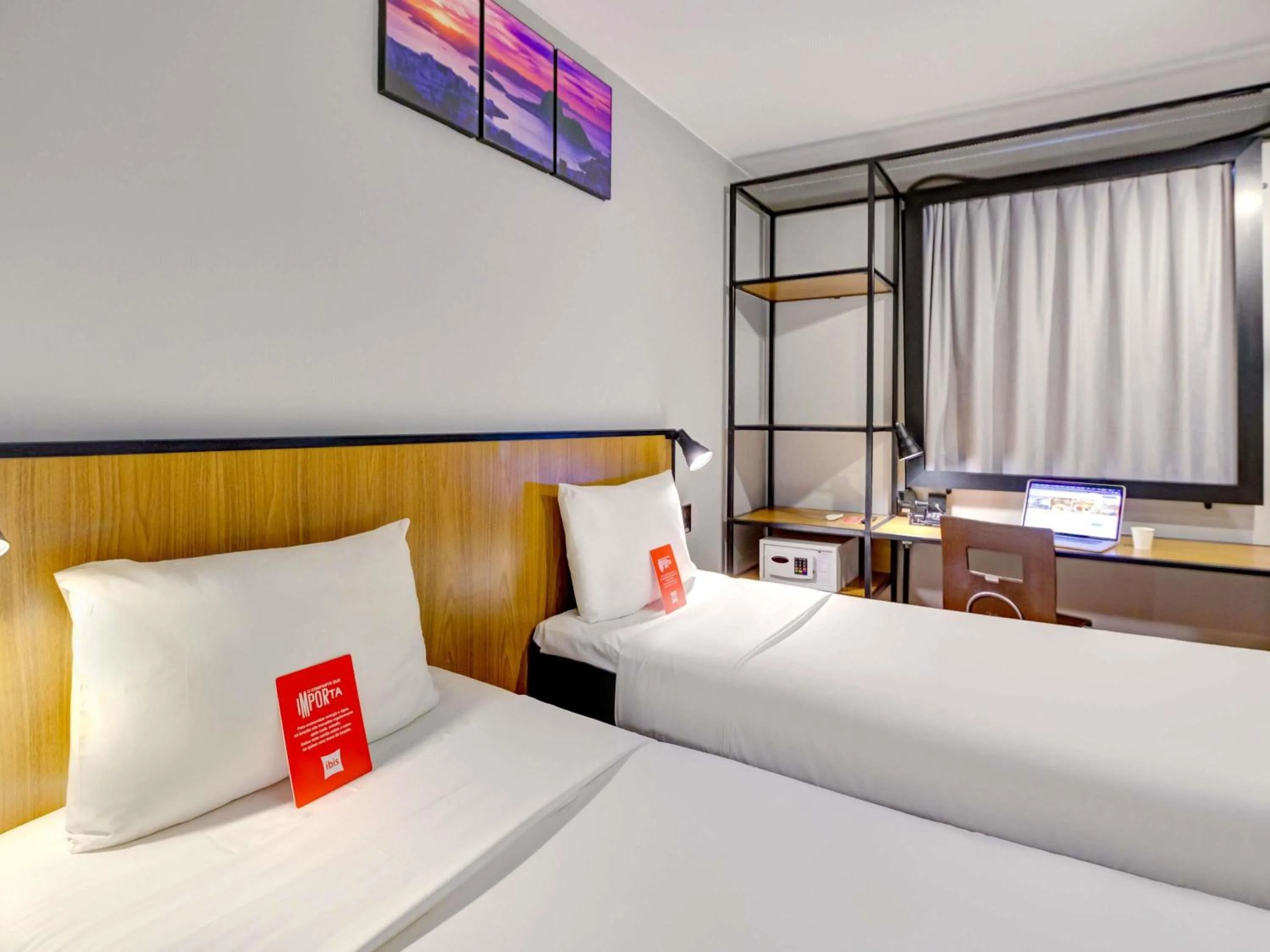 Bedroom, Bed in ibis Copacabana Posto 2