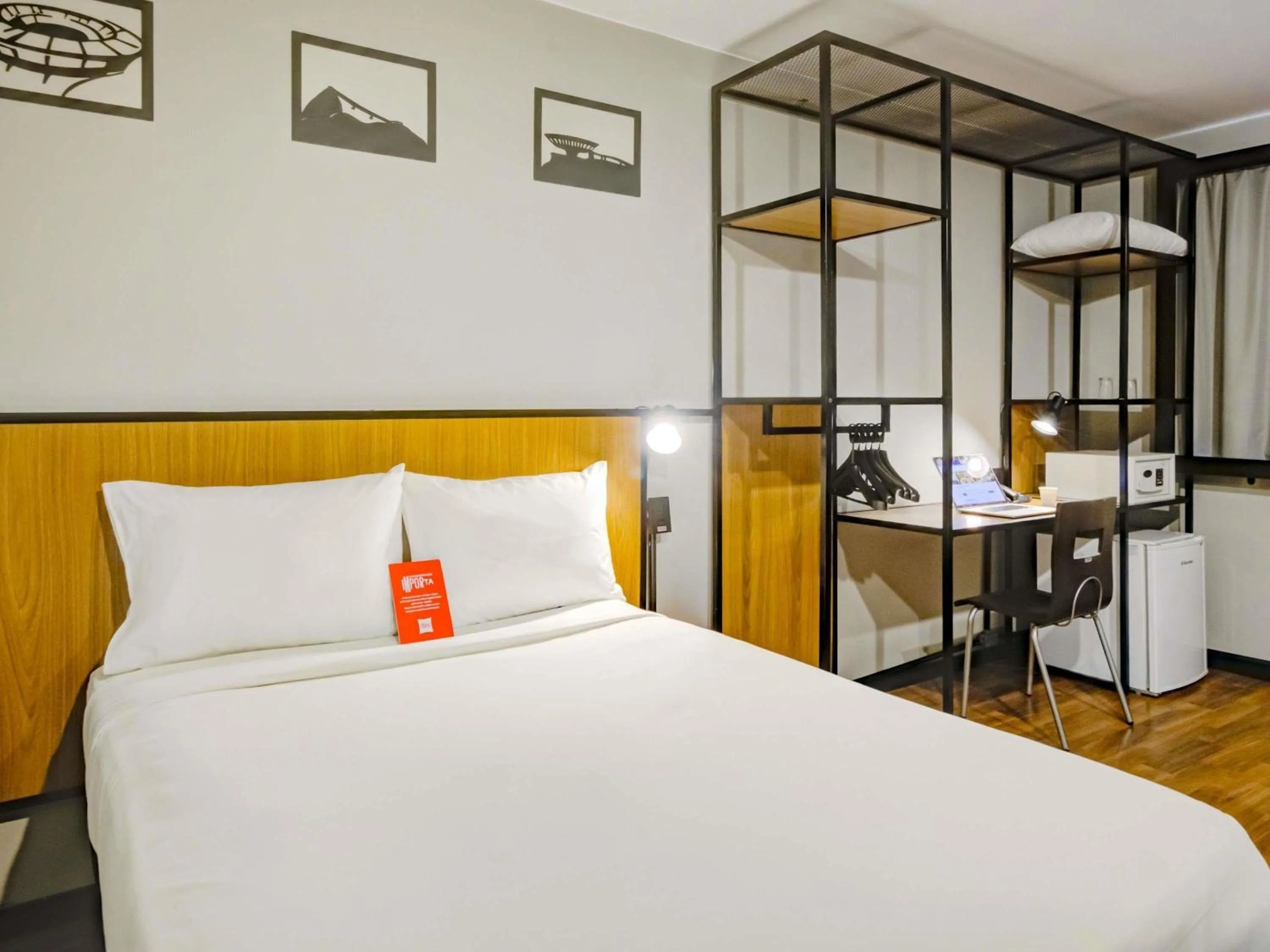 Bedroom, Bed in ibis Copacabana Posto 2