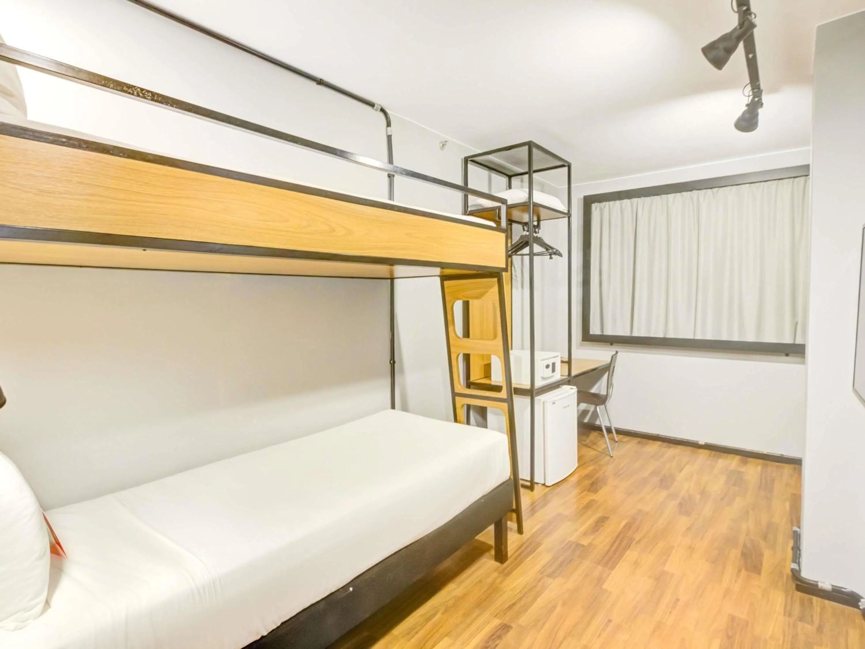 Bedroom, Bed in ibis Copacabana Posto 2