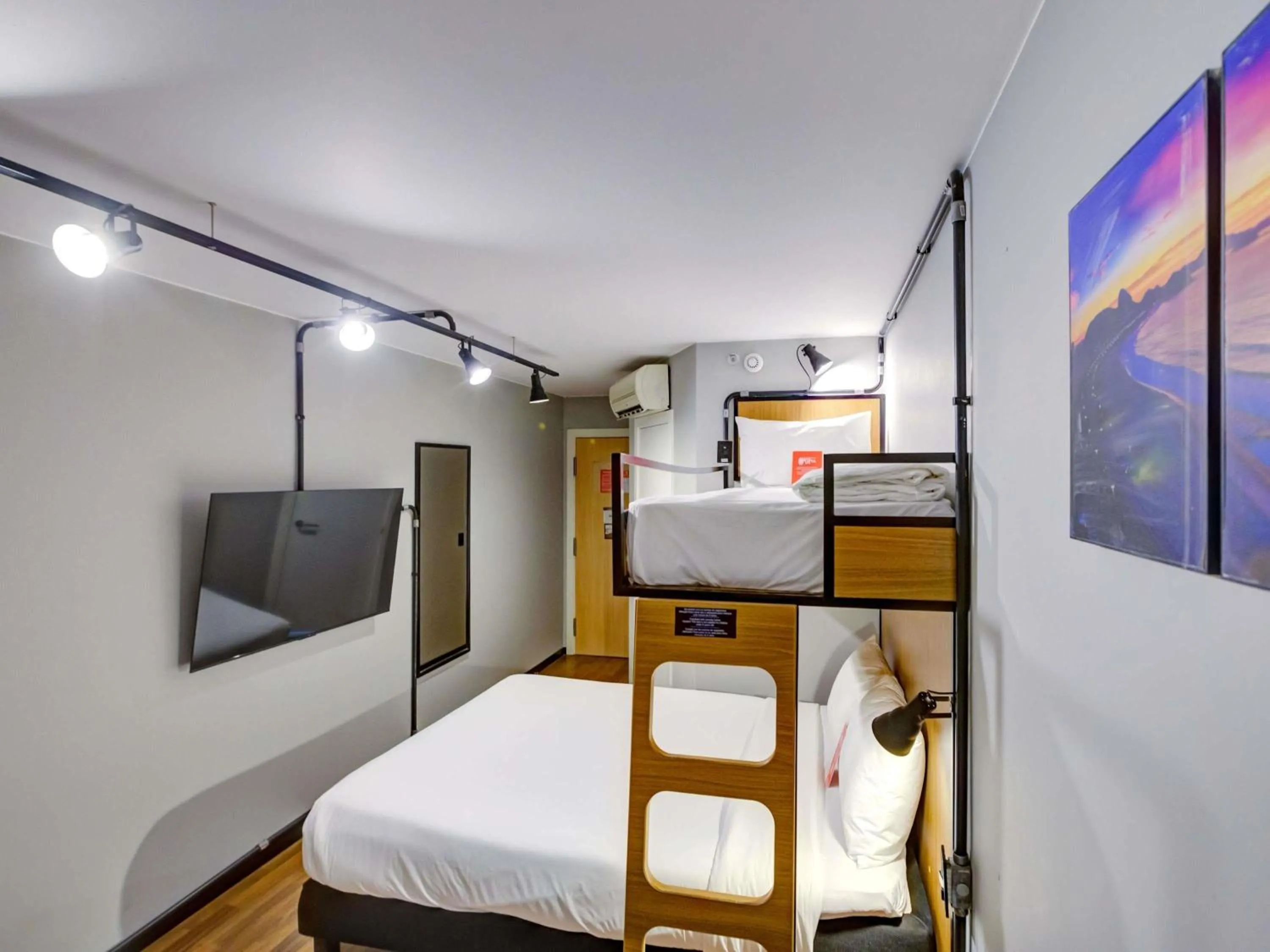 Bedroom, Bed in ibis Copacabana Posto 2