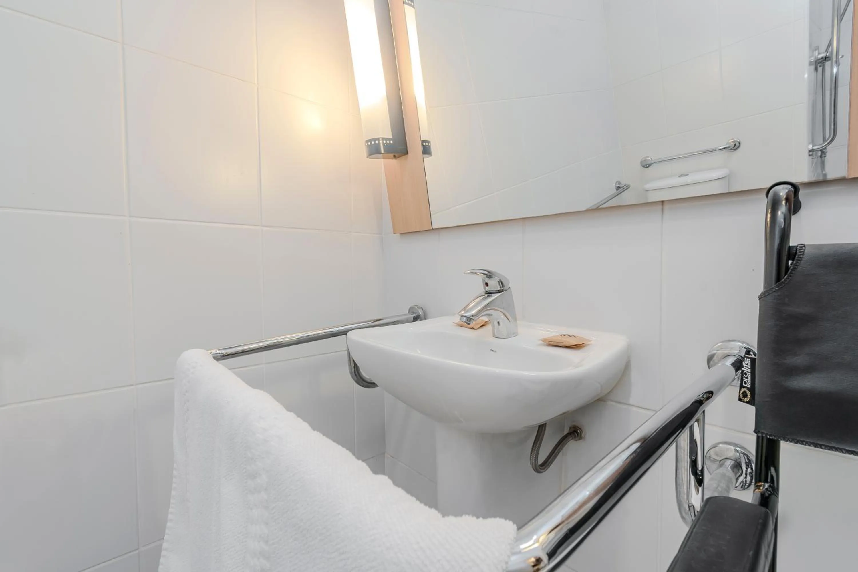 Toilet in Ibis Foz do Iguaçu