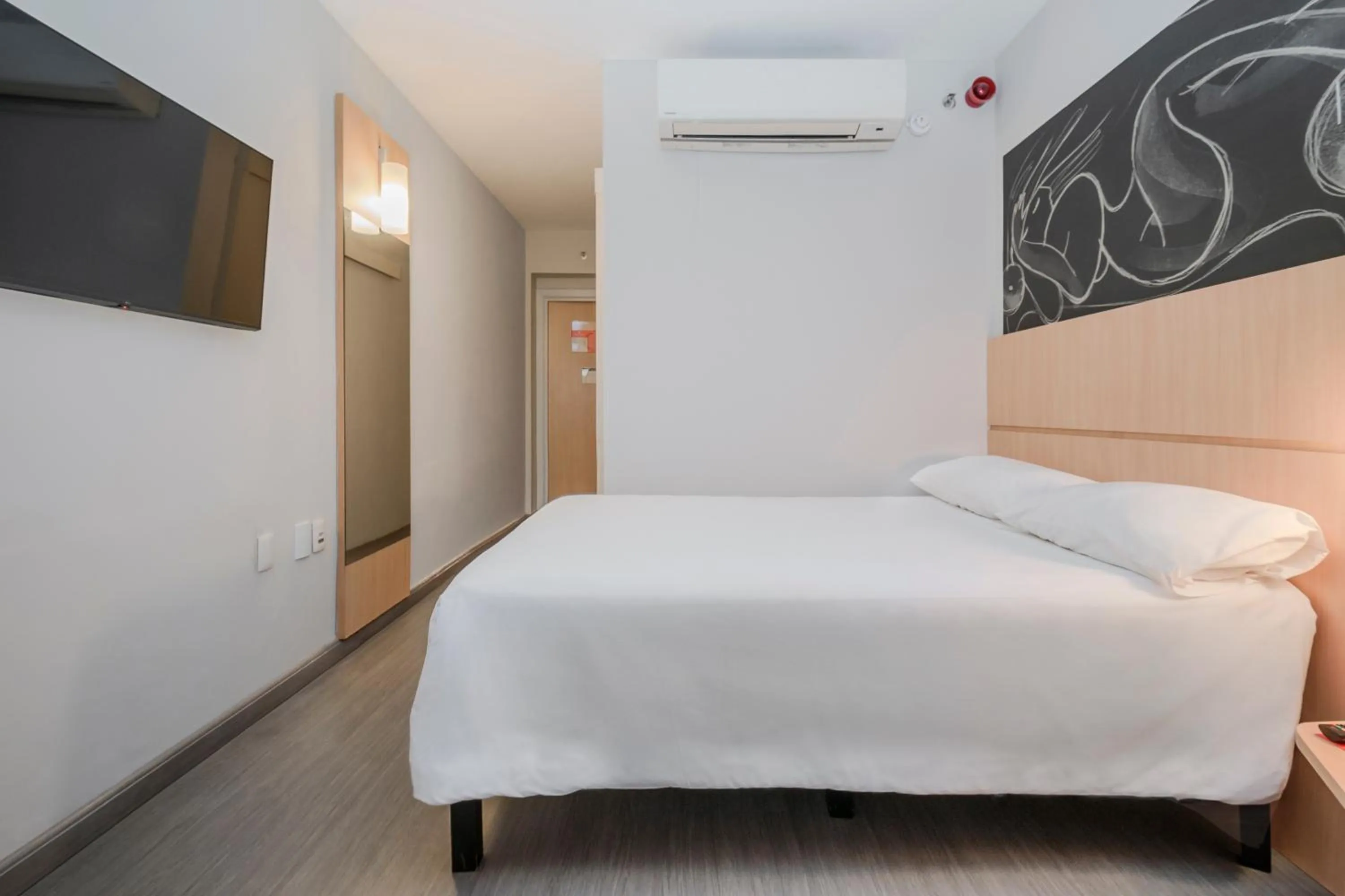 Bedroom, Bed in Ibis Foz do Iguaçu