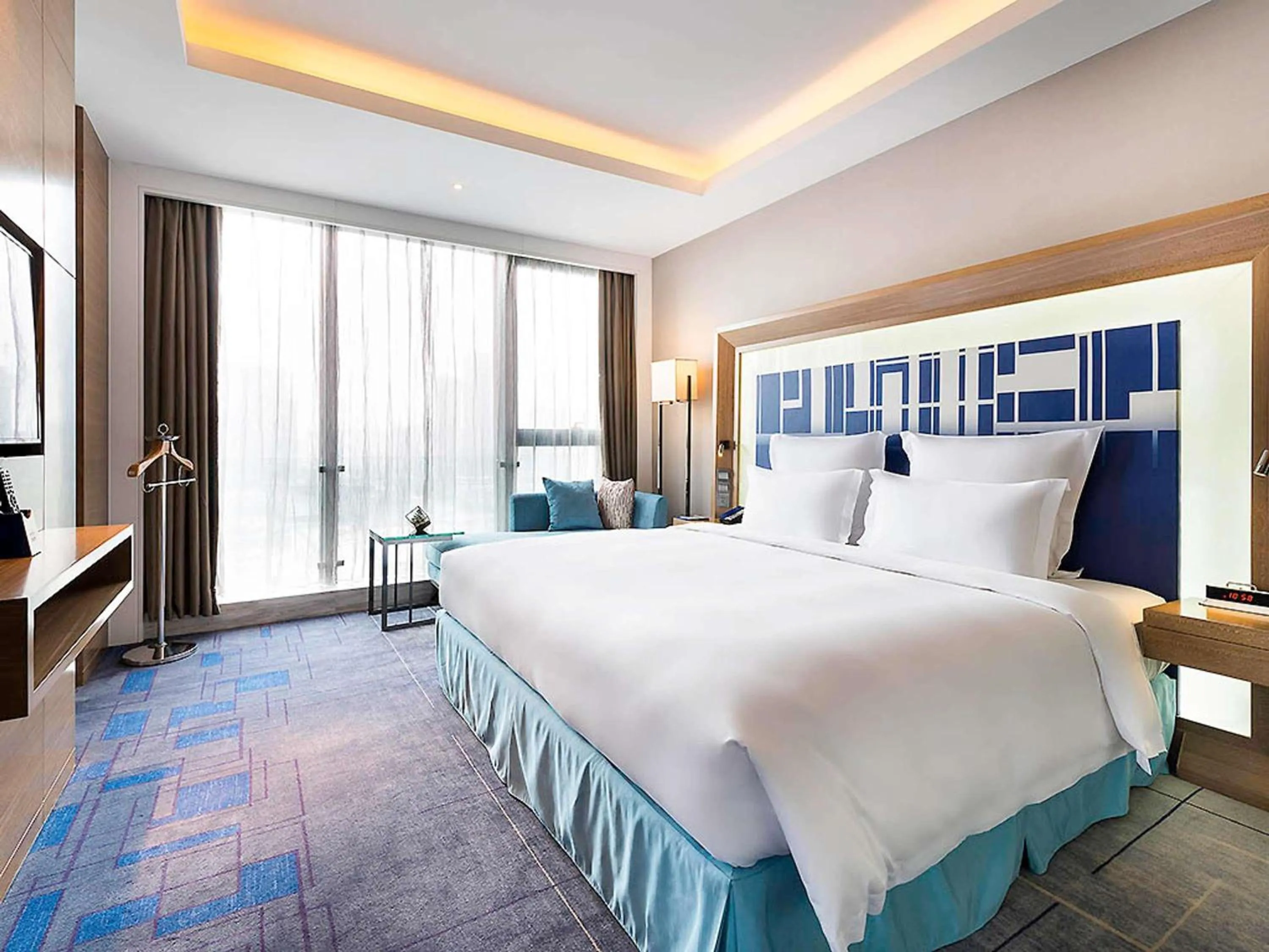 Bedroom, Bed in Novotel Ningbo East