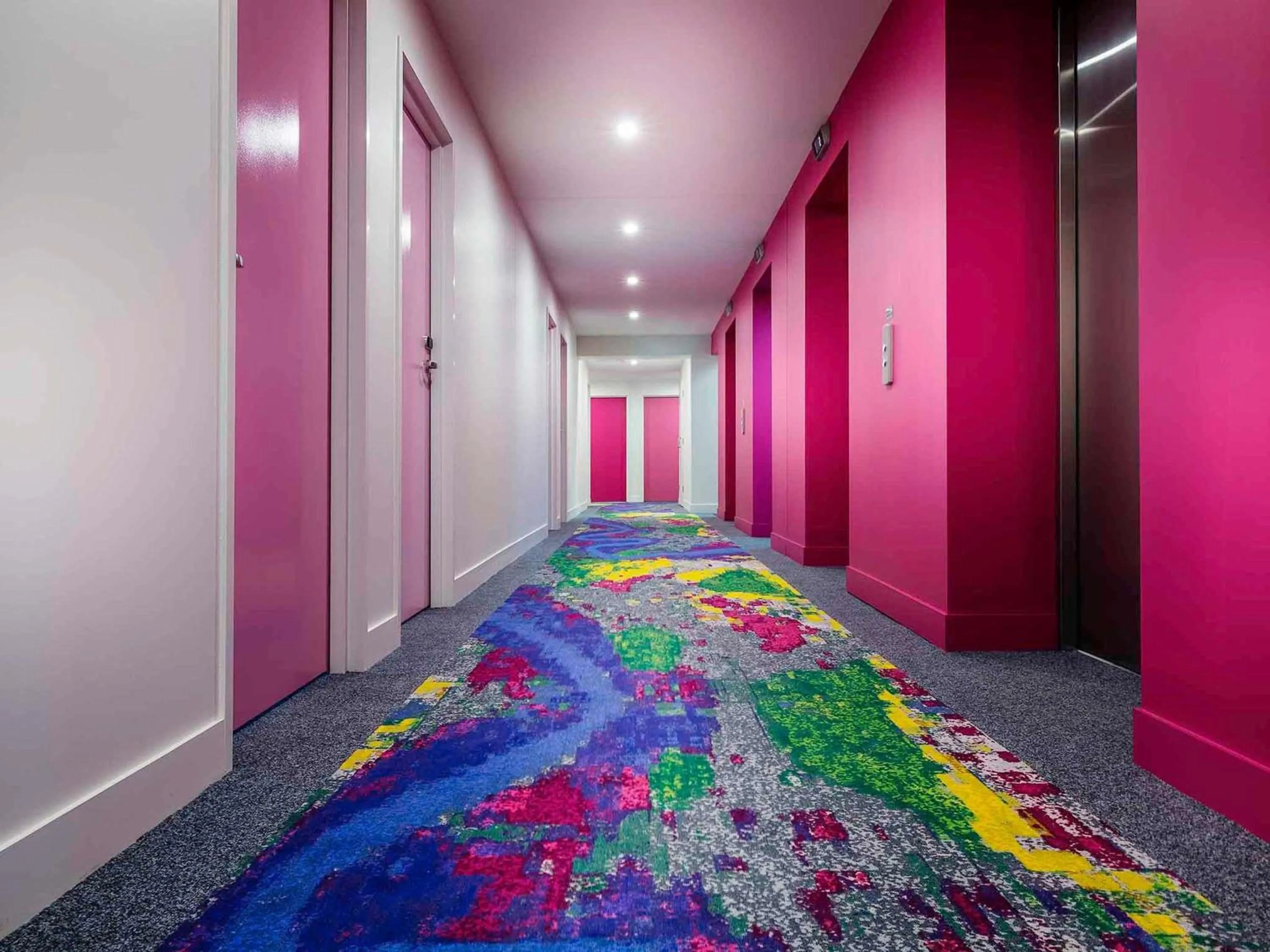 Property building, Bed in ibis Styles Brisbane Elizabeth Street