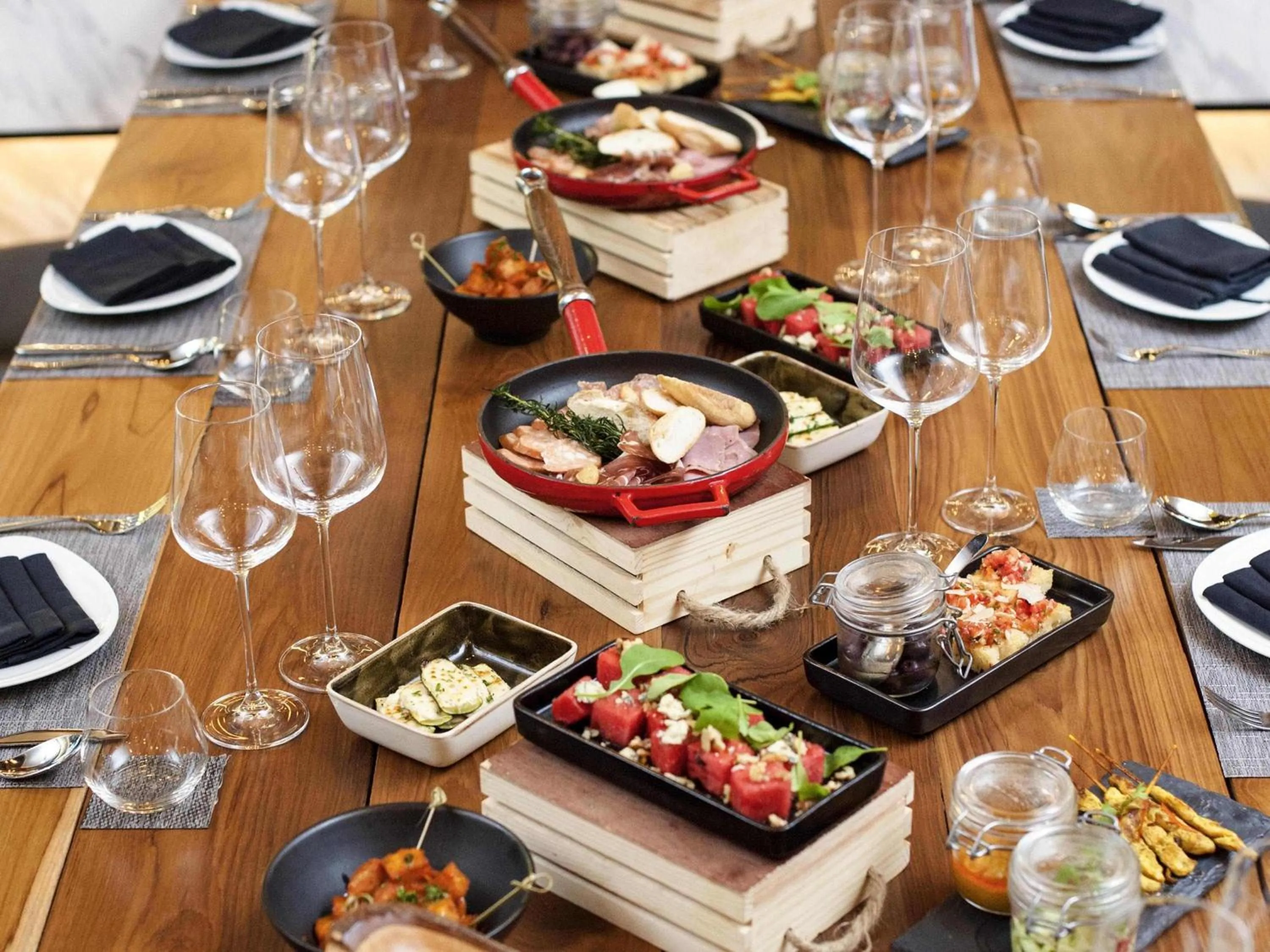 Restaurant/places to eat in Novotel Bangkok Sukhumvit 20