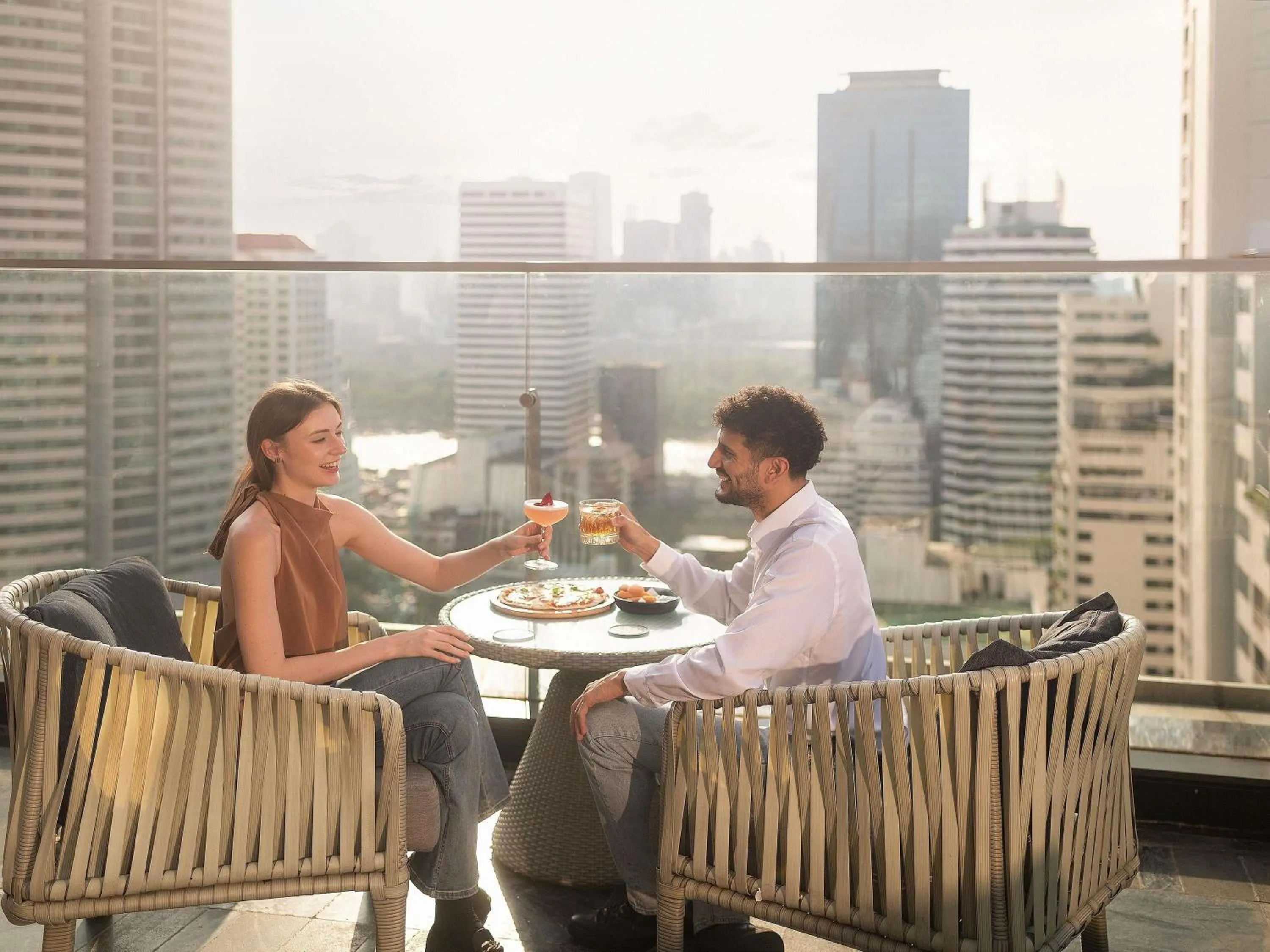 Lounge or bar in Novotel Bangkok Sukhumvit 20