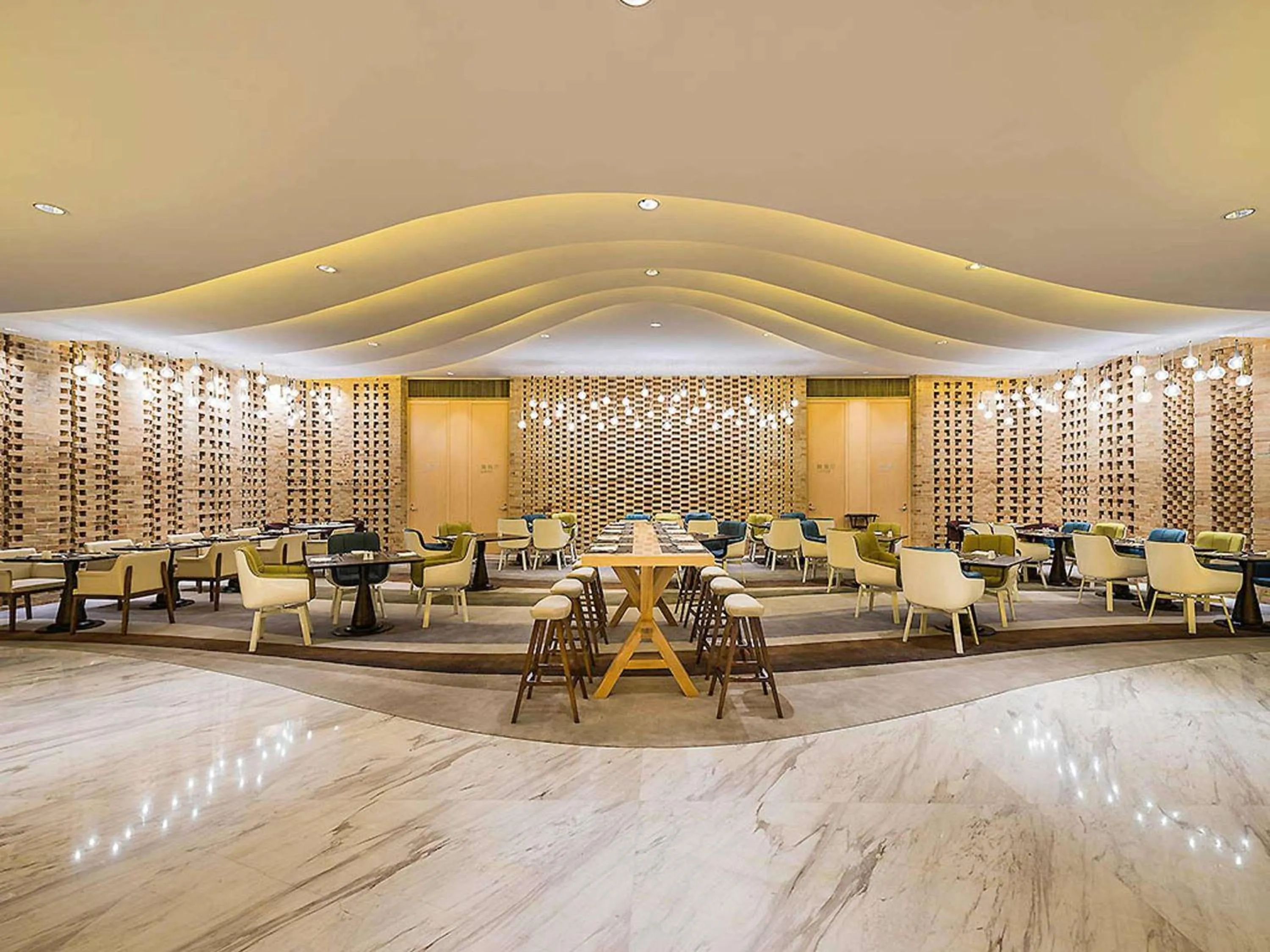 Restaurant/places to eat in NOVOTEL Jinji Lake Suzhou SIP