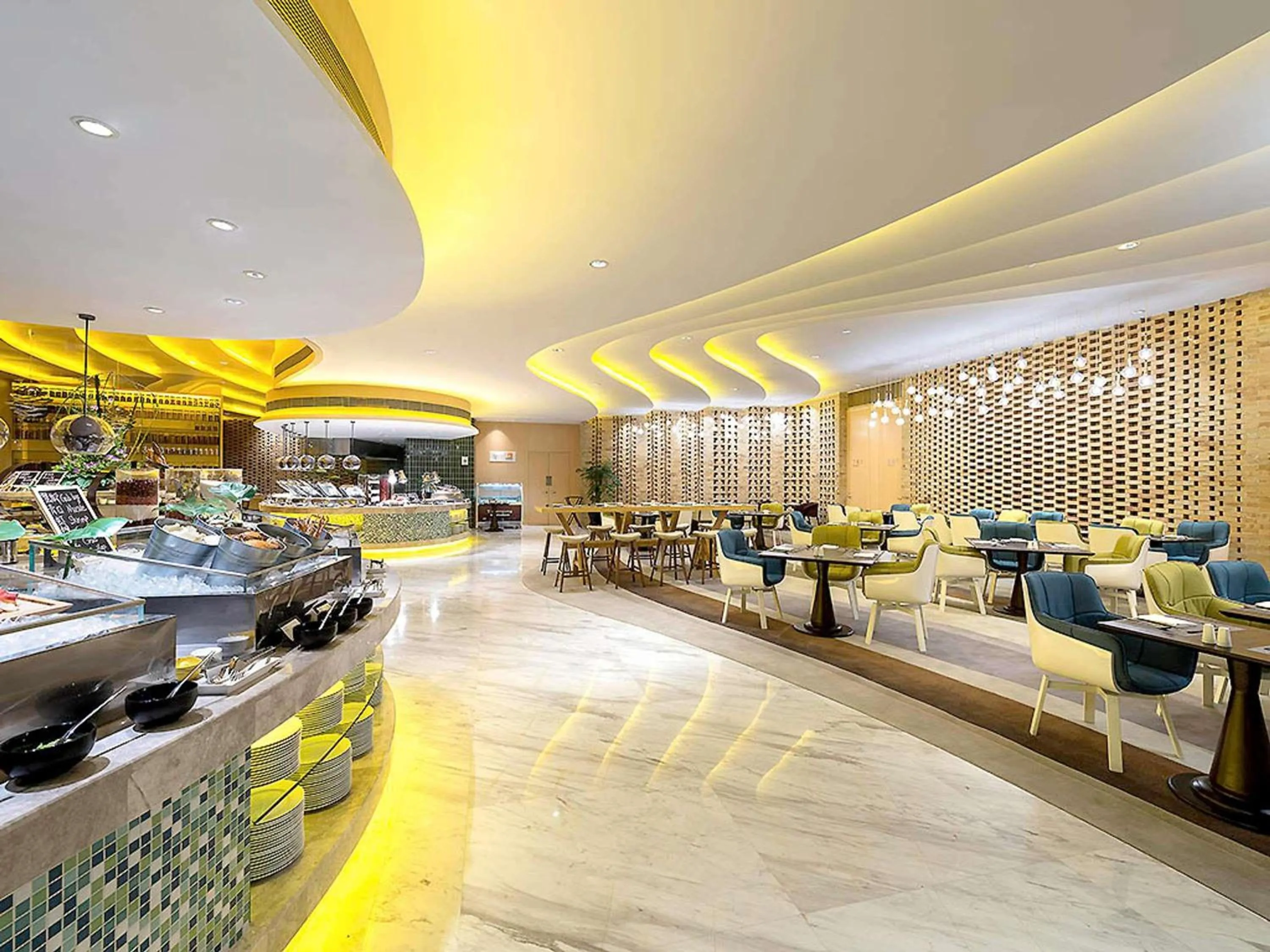 Restaurant/places to eat in NOVOTEL Jinji Lake Suzhou SIP