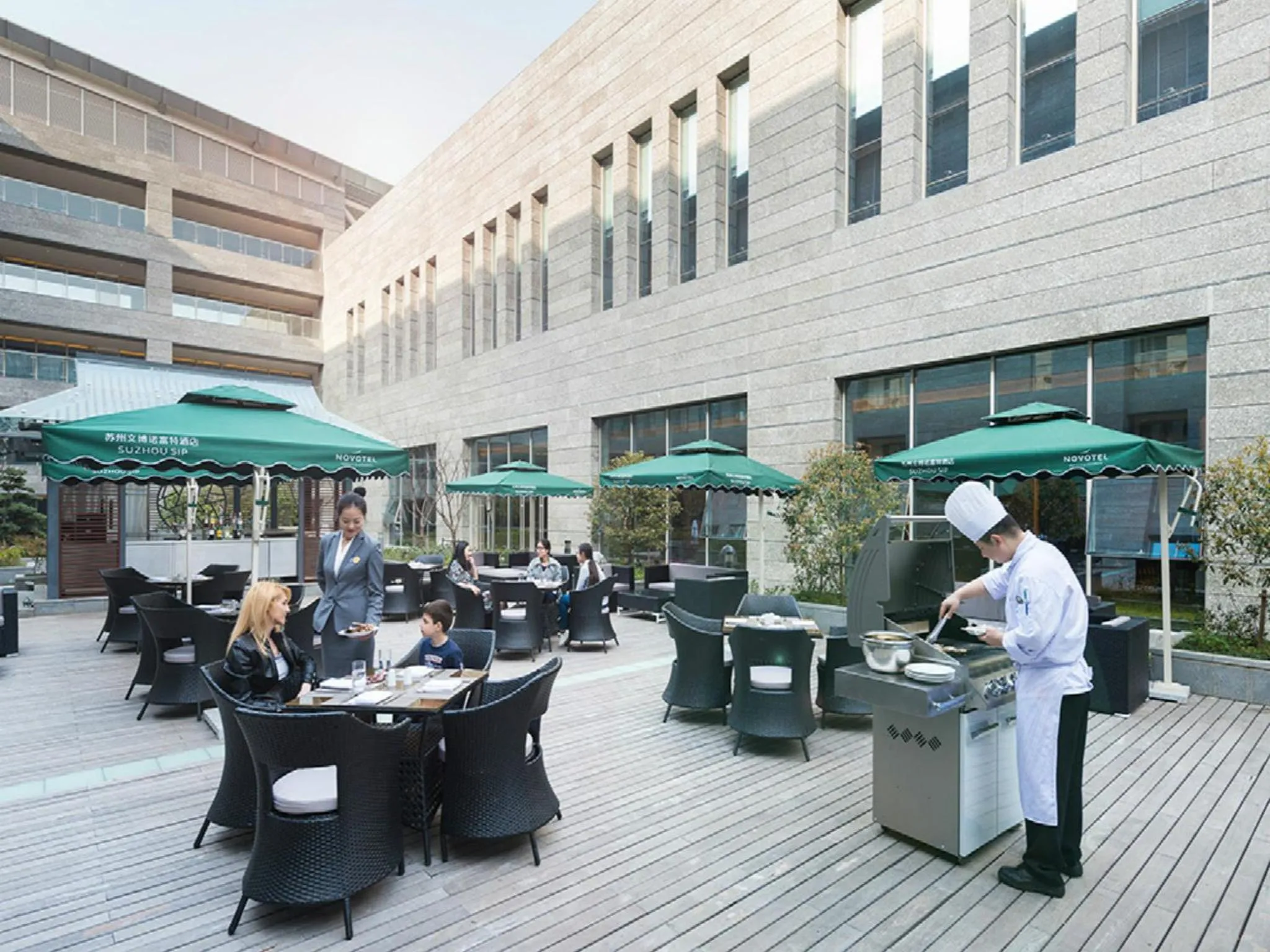 Restaurant/places to eat in NOVOTEL Jinji Lake Suzhou SIP