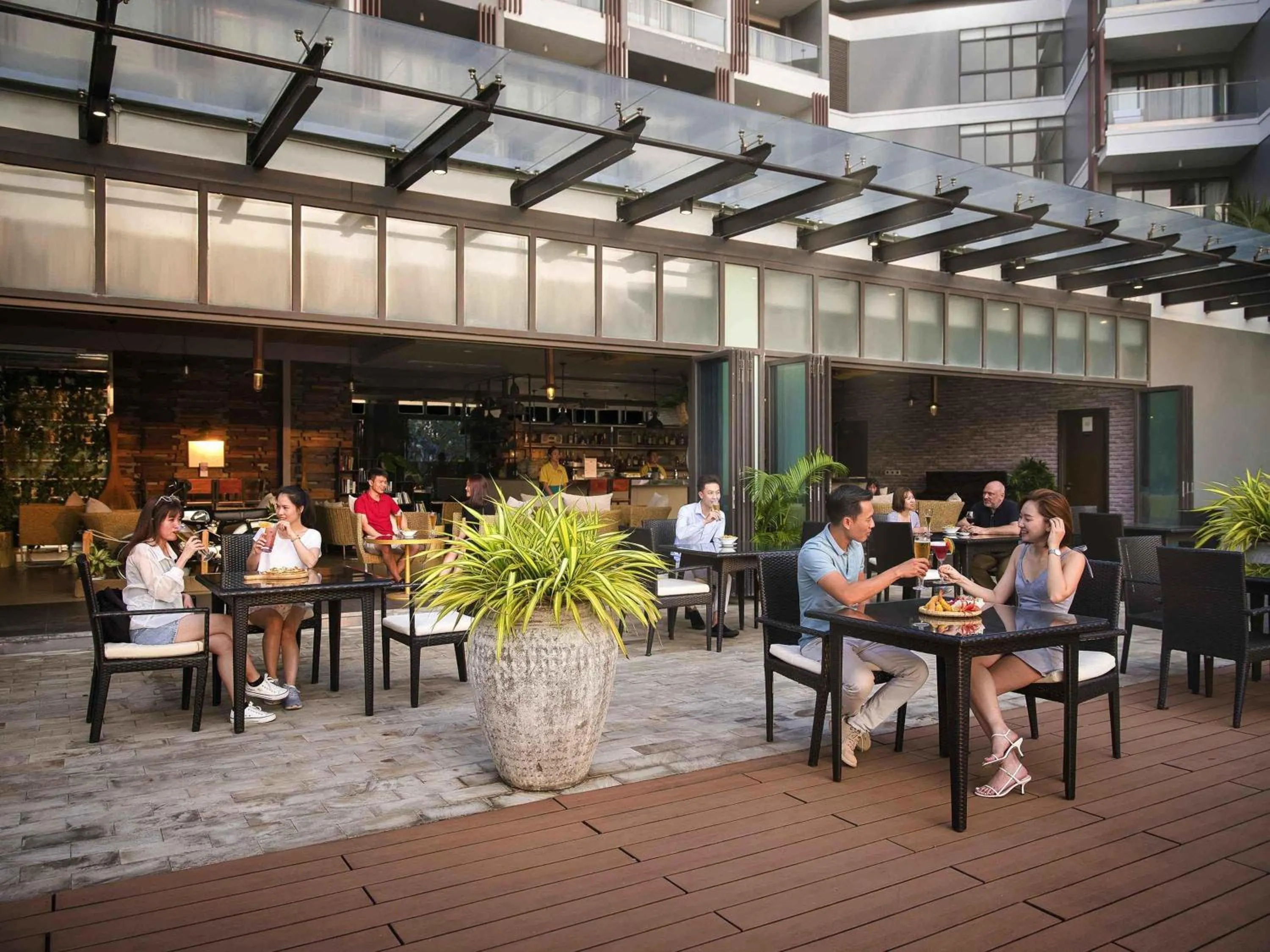 Lounge or bar in Novotel Phu Quoc Resort