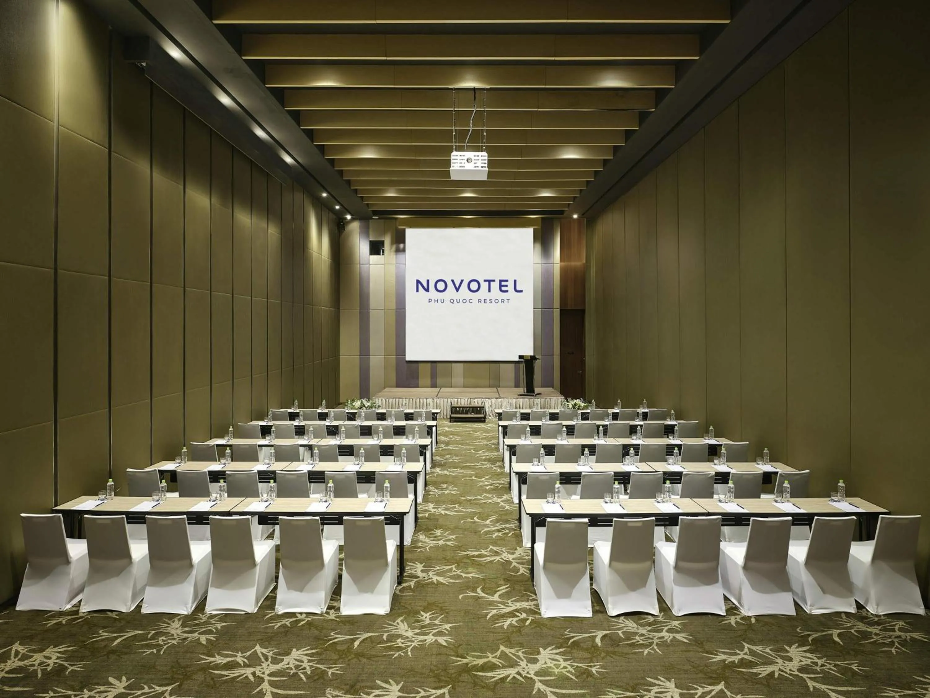 Meeting/conference room in Novotel Phu Quoc Resort