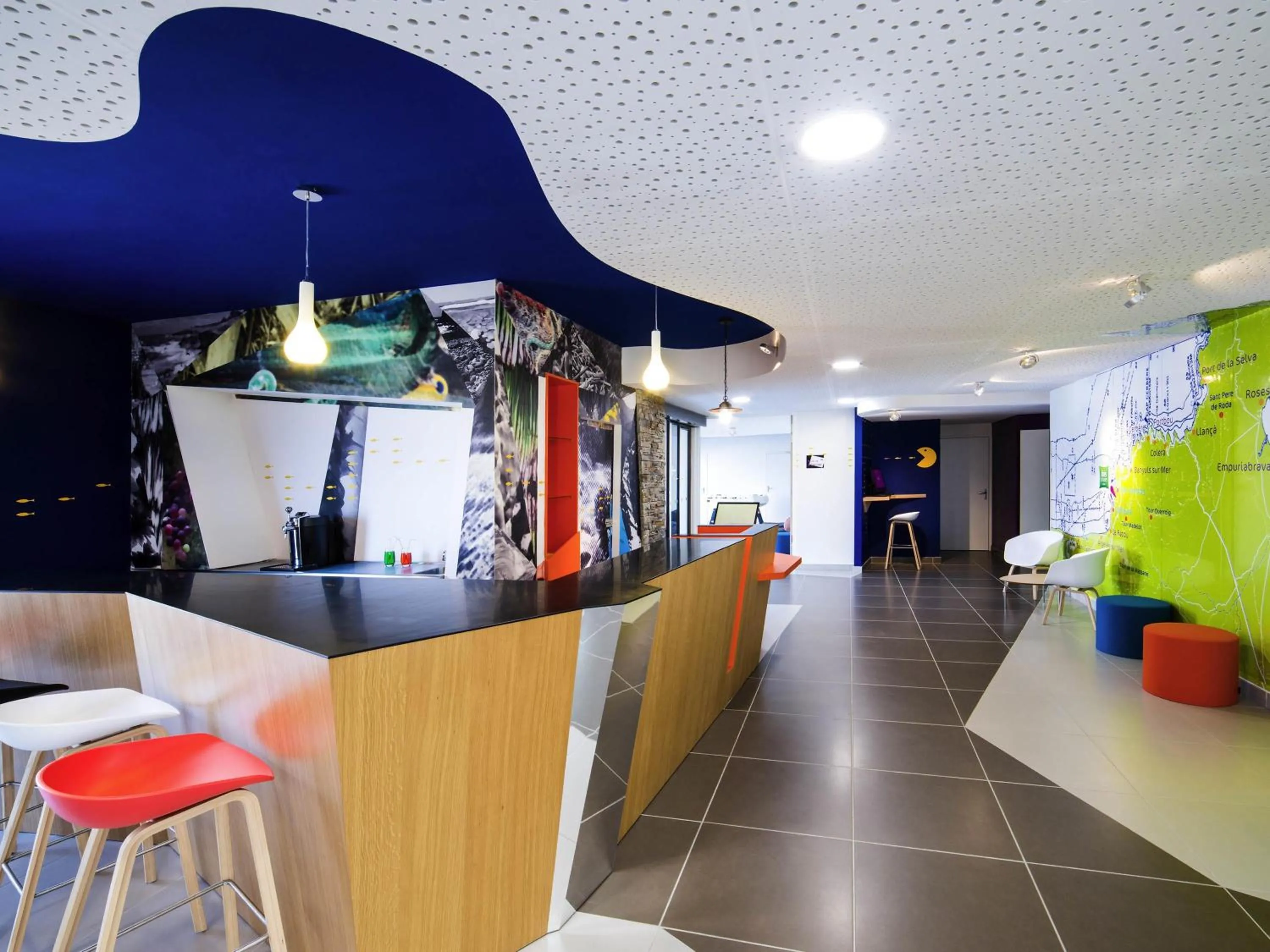 Lounge or bar in Ibis Styles Collioure Port Vendres