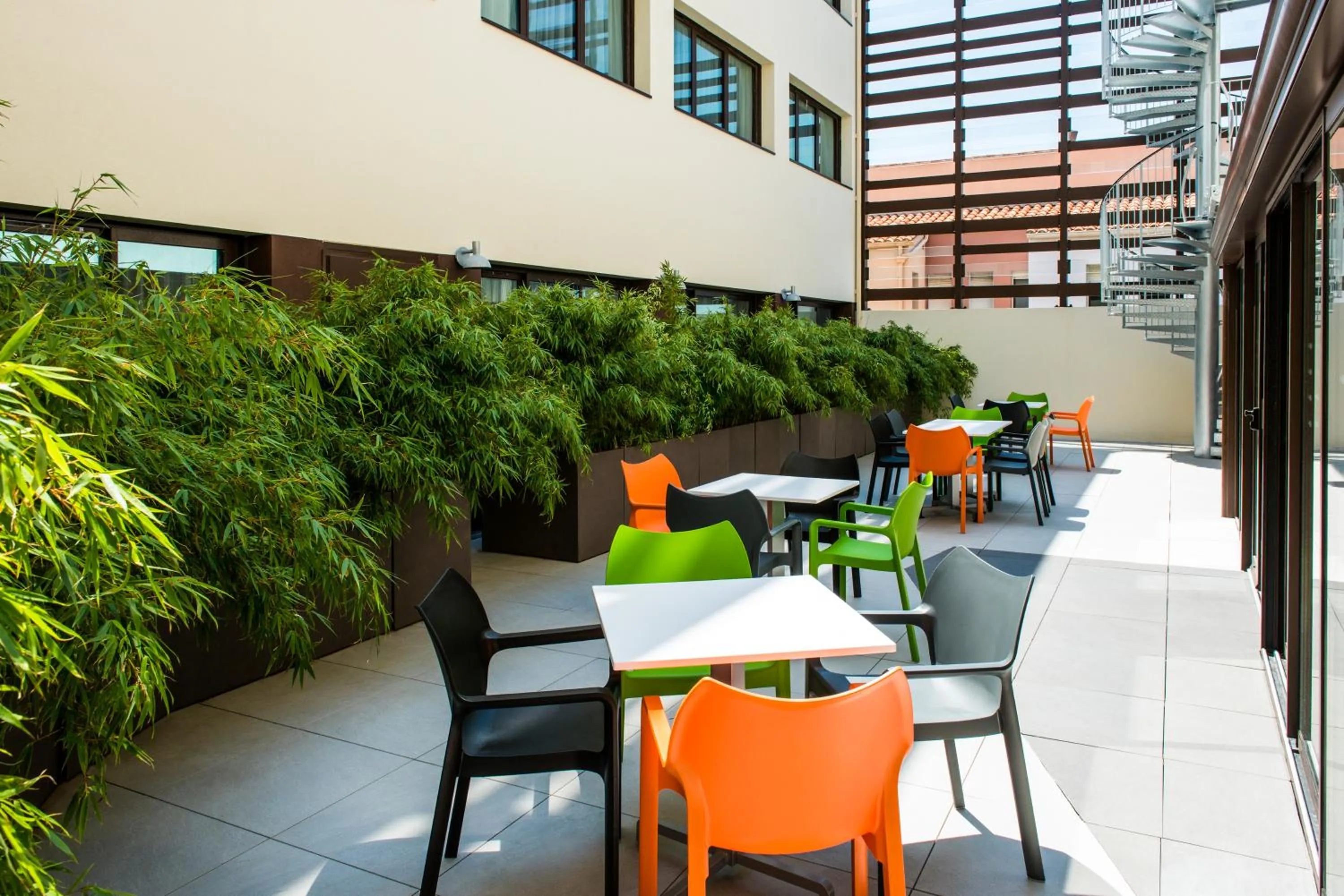 Patio in Ibis Styles Collioure Port Vendres