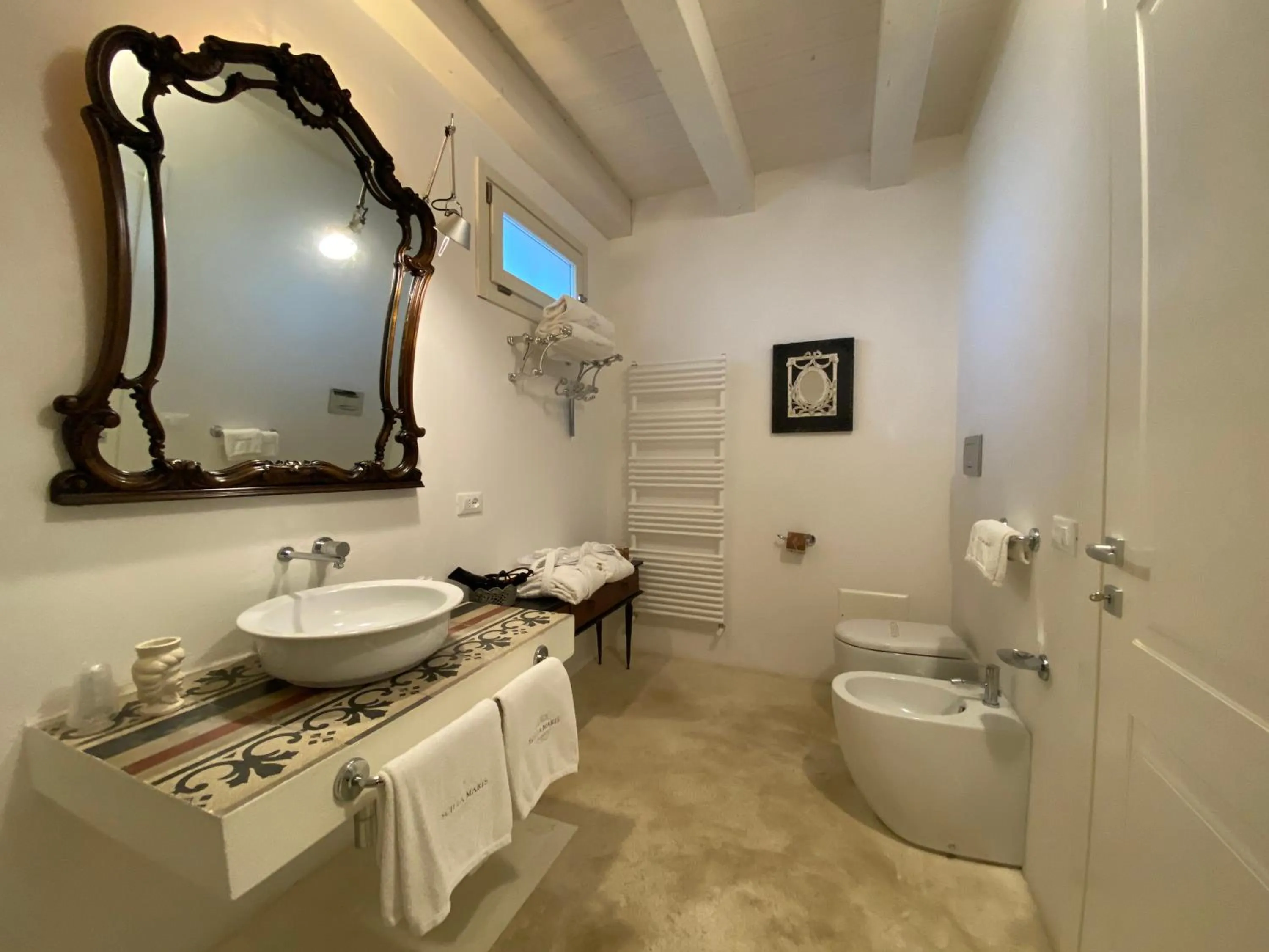 Bathroom in Scilla Maris Charming Suites