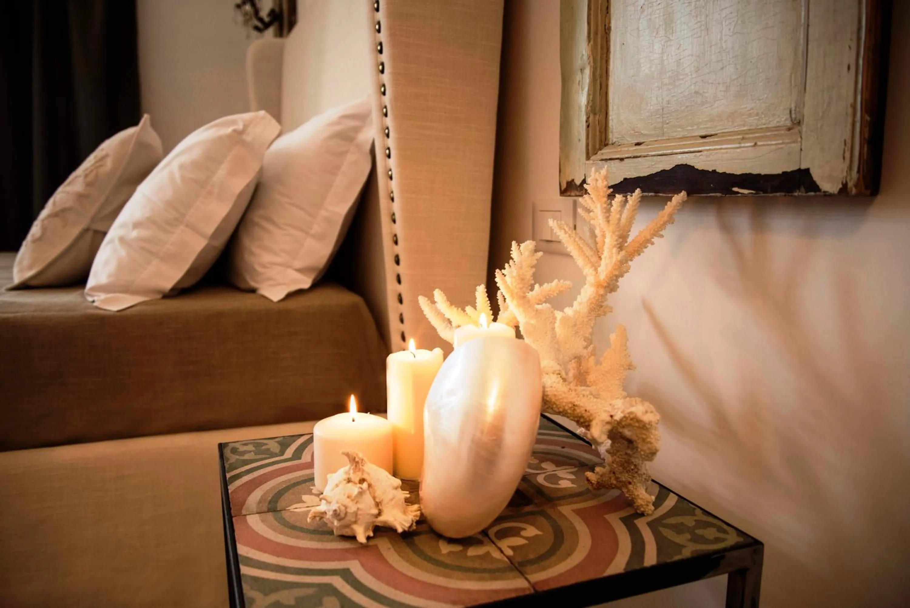 Decorative detail in Scilla Maris Charming Suites