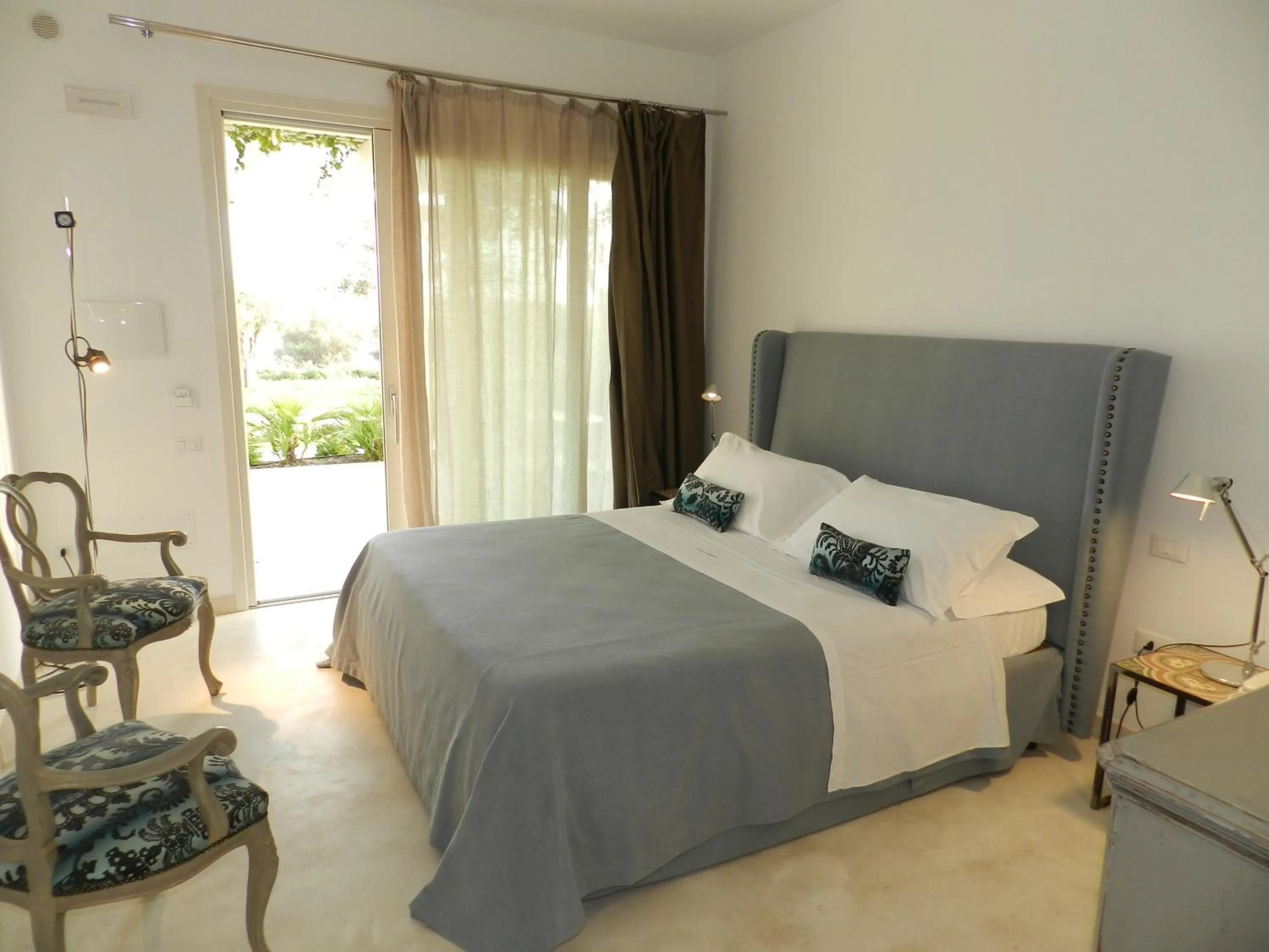 Photo of the whole room, Bed in Scilla Maris Charming Suites